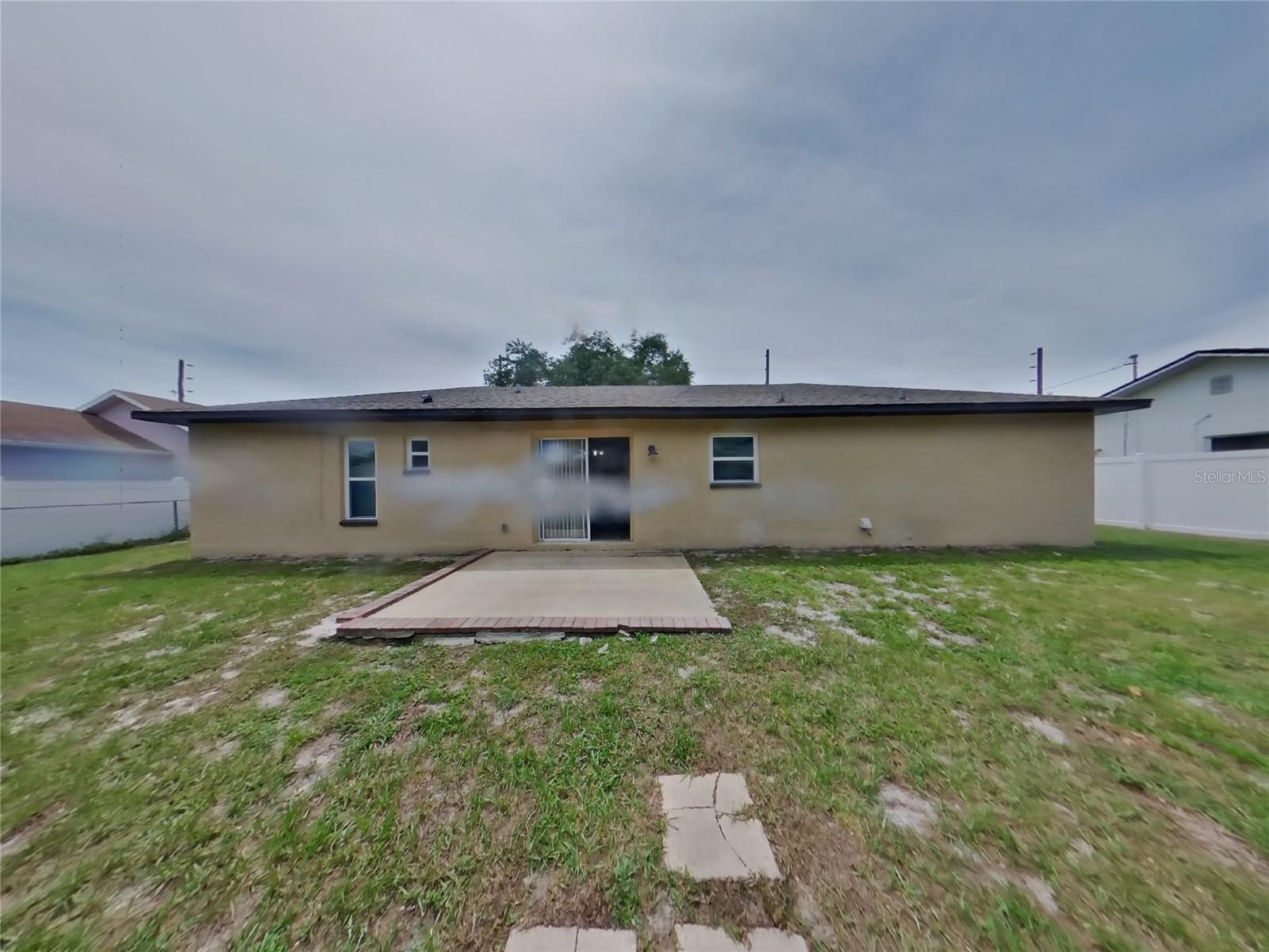 Listing photo id 14 for 6623 Freeport Drive