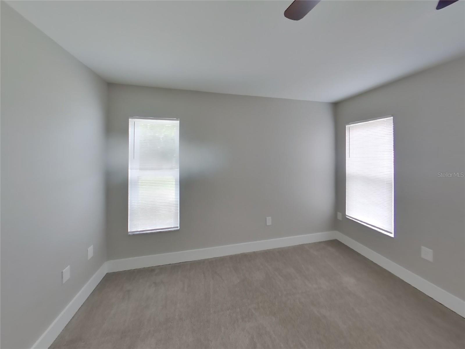 Listing photo id 5 for 6623 Freeport Drive