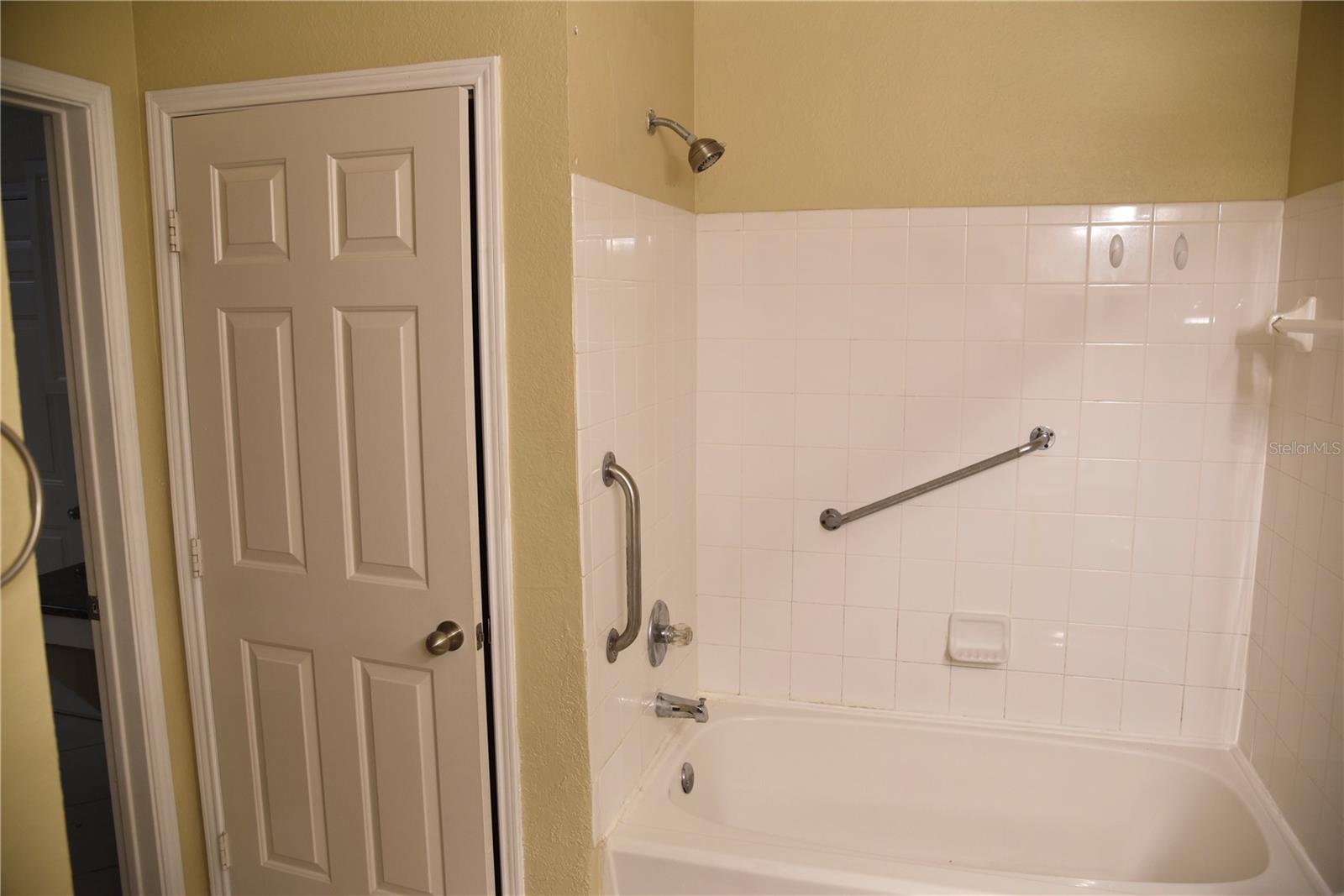 Image 12 of 21 For 4305 Bayside Village Dr  104