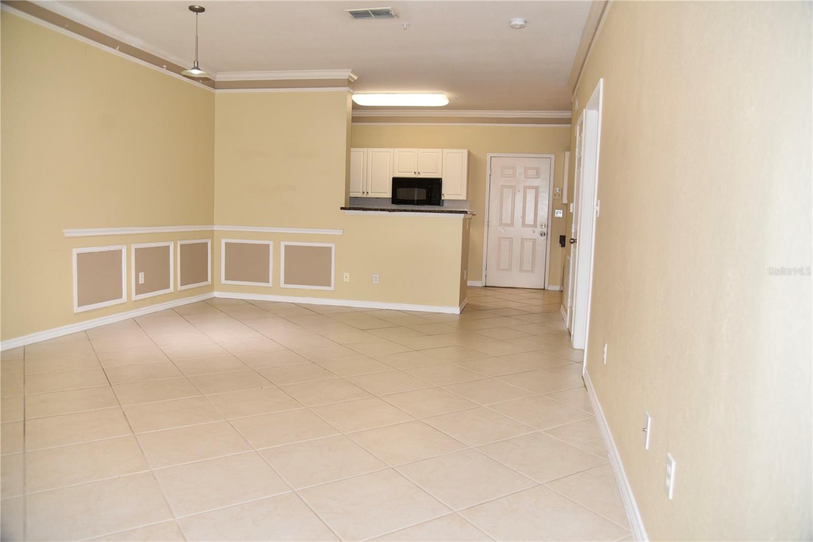 Image 3 of 21 For 4305 Bayside Village Dr  104