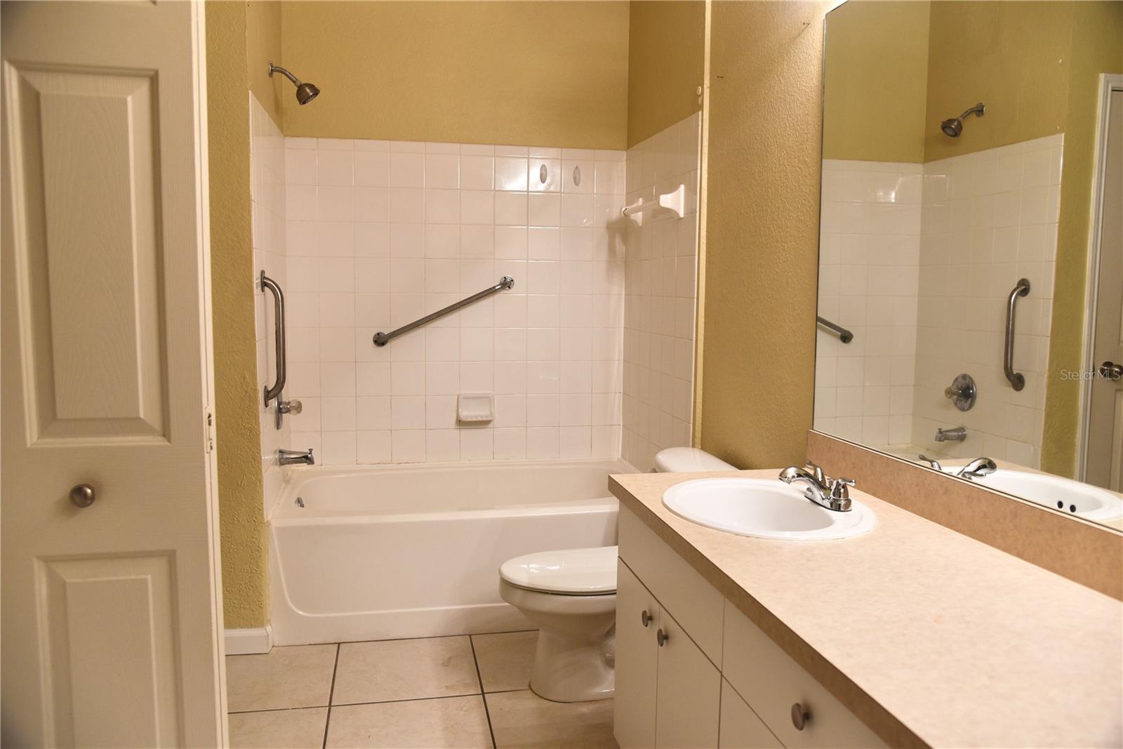 Image 5 of 21 For 4305 Bayside Village Dr  104