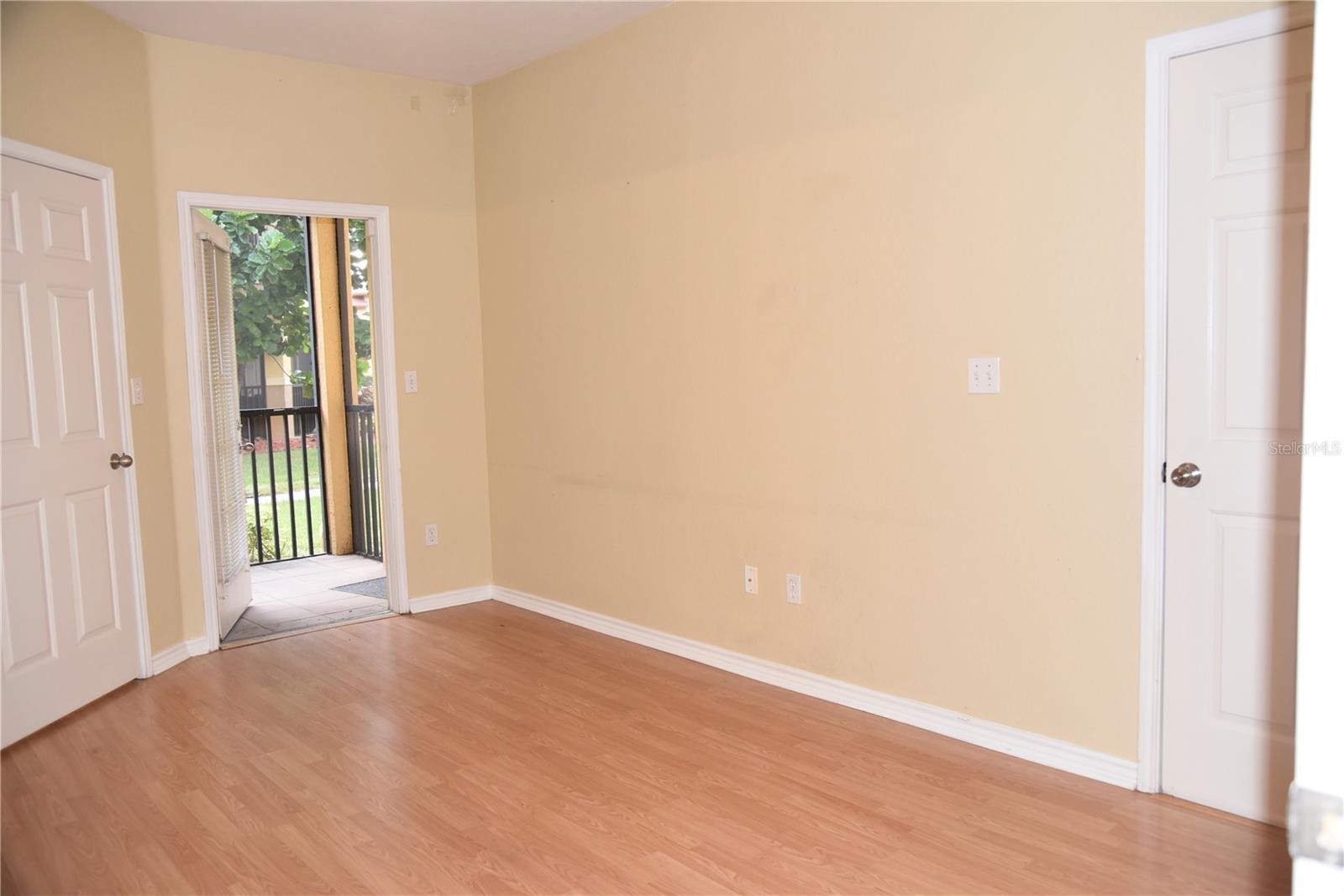 Image 7 of 21 For 4305 Bayside Village Dr  104