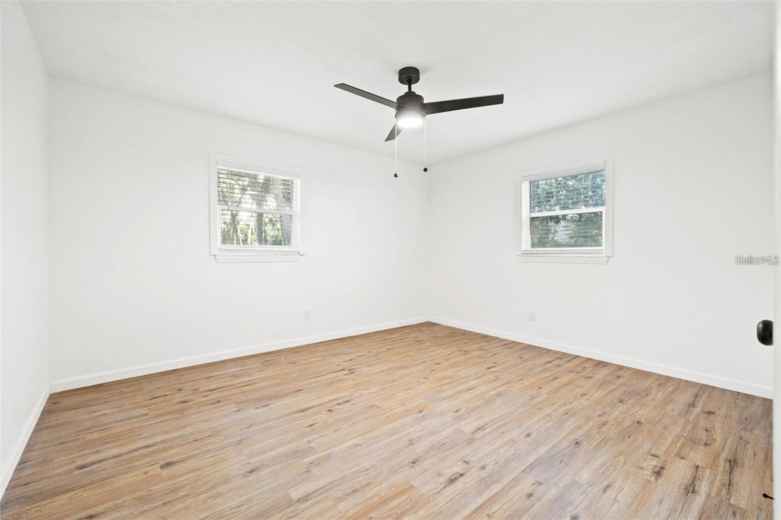 Image 13 of 24 For 508 Brooker Road