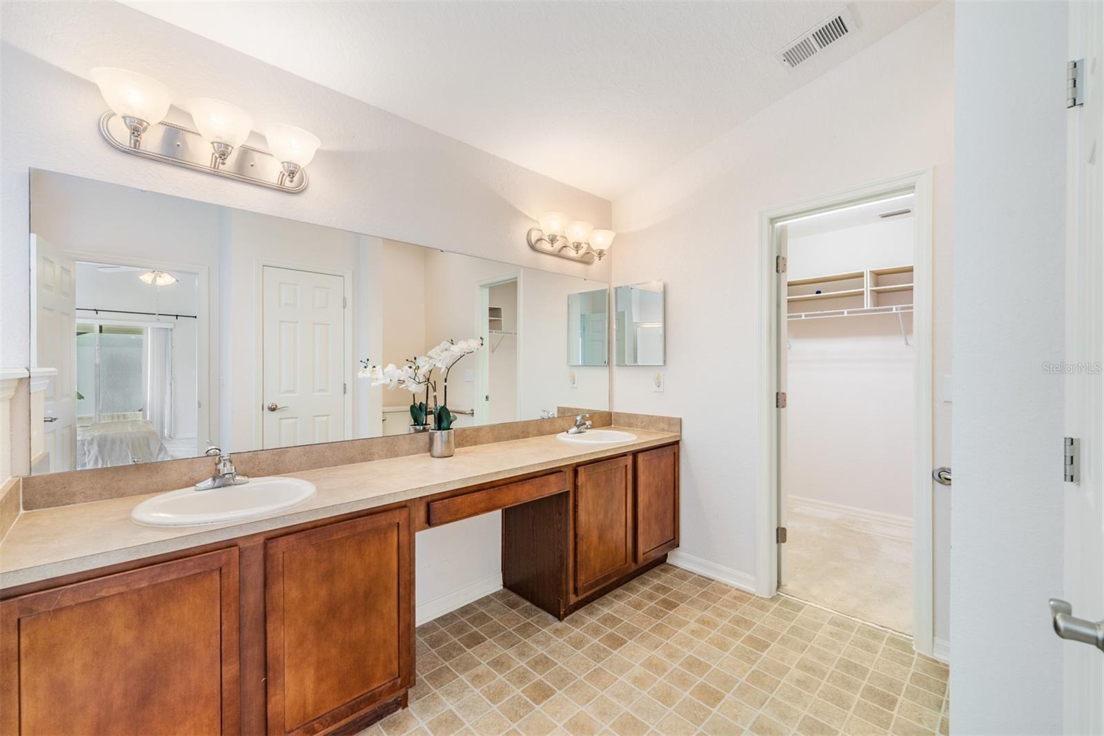 Image 11 of 34 For 35824 Diamond Head Court