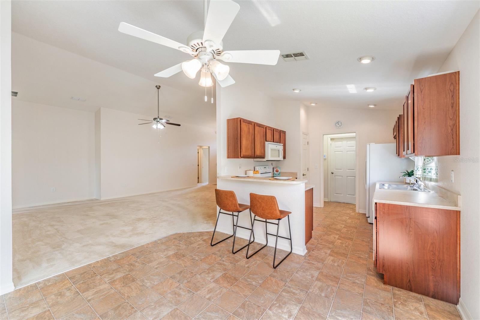 Image 17 of 34 For 35824 Diamond Head Court