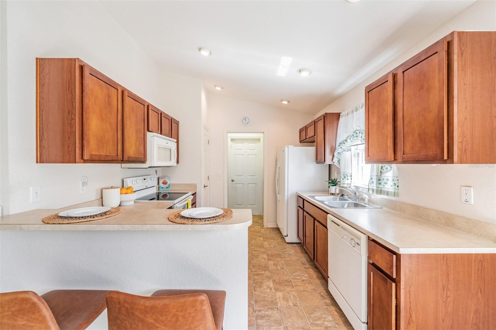 Image 18 of 34 For 35824 Diamond Head Court