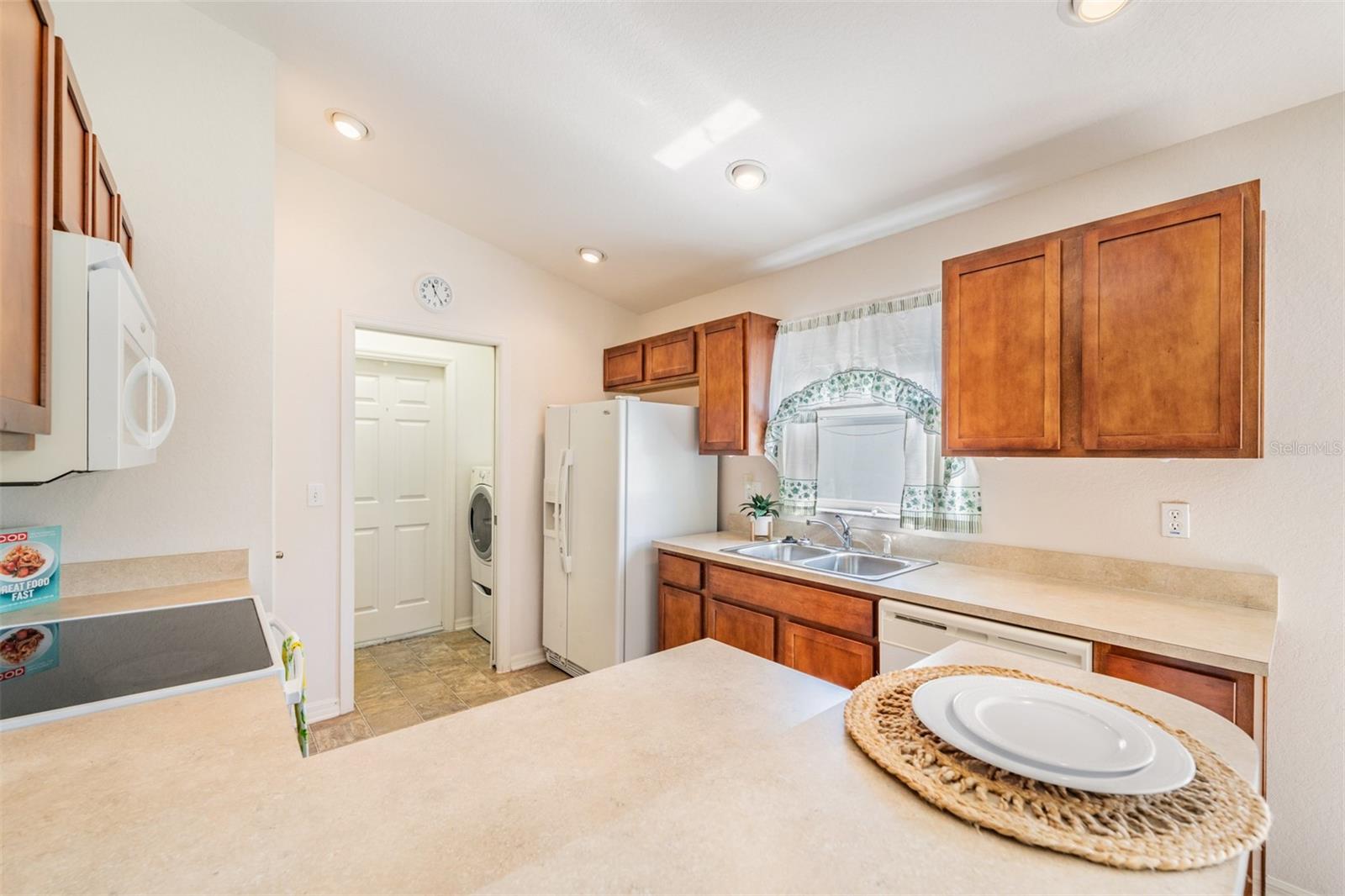 Image 19 of 34 For 35824 Diamond Head Court