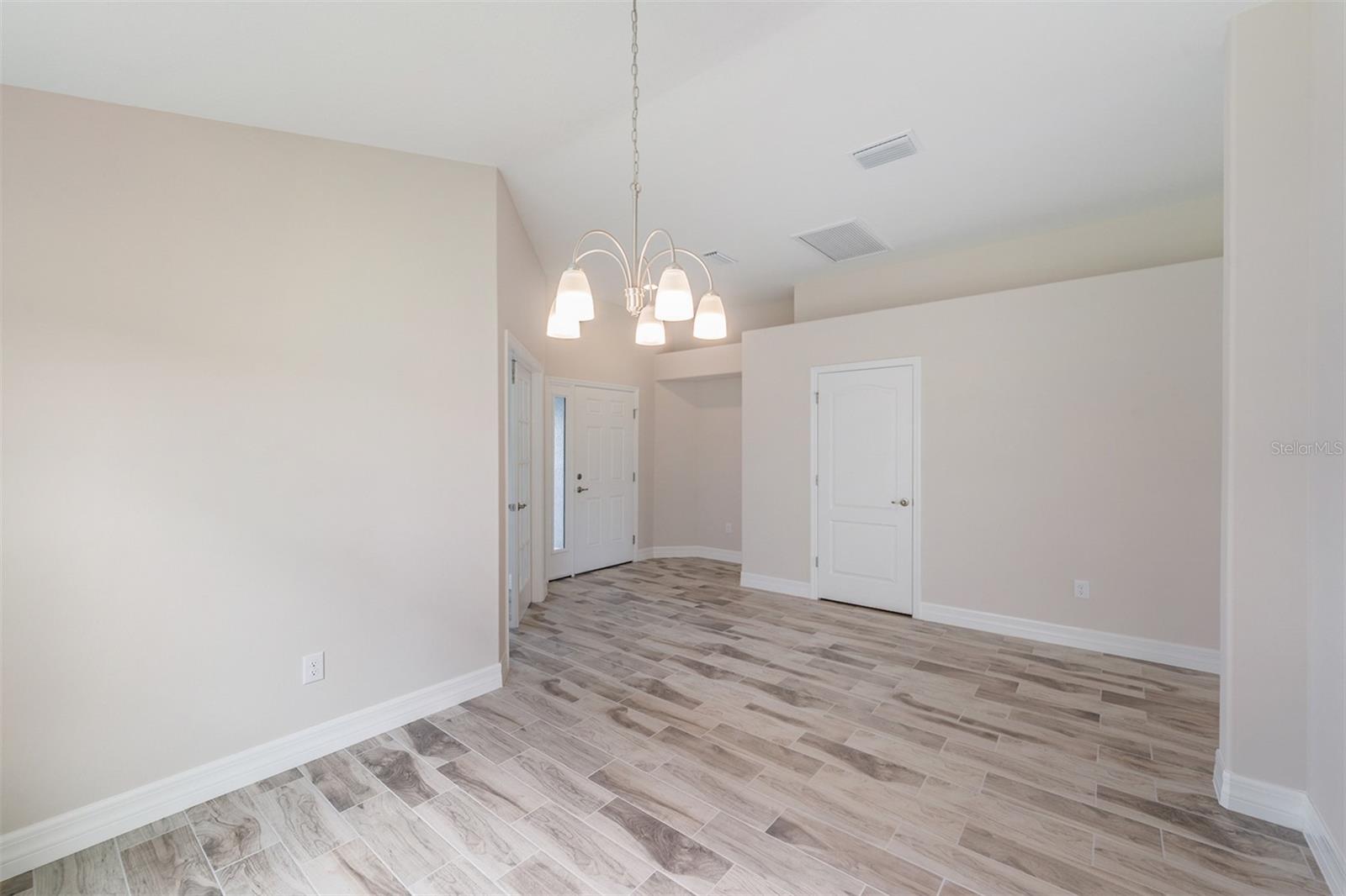 Image 15 of 22 For 4807 Cypress Club Place