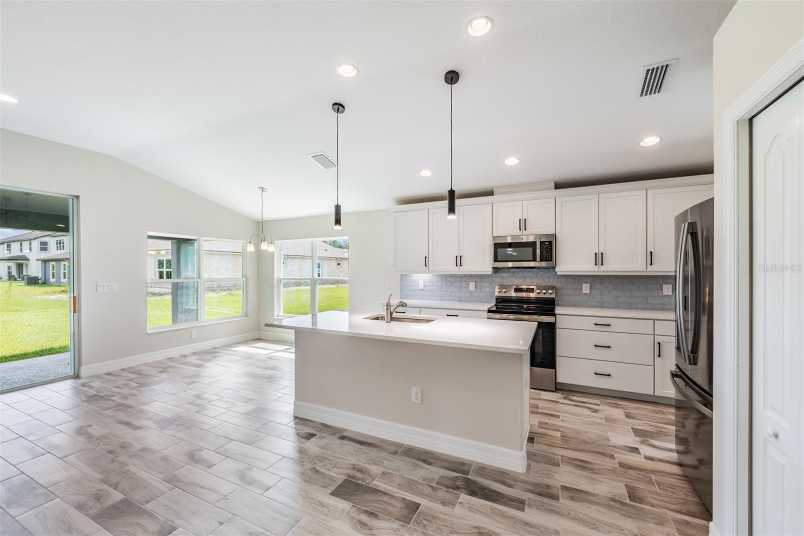 Image 3 of 22 For 4807 Cypress Club Place