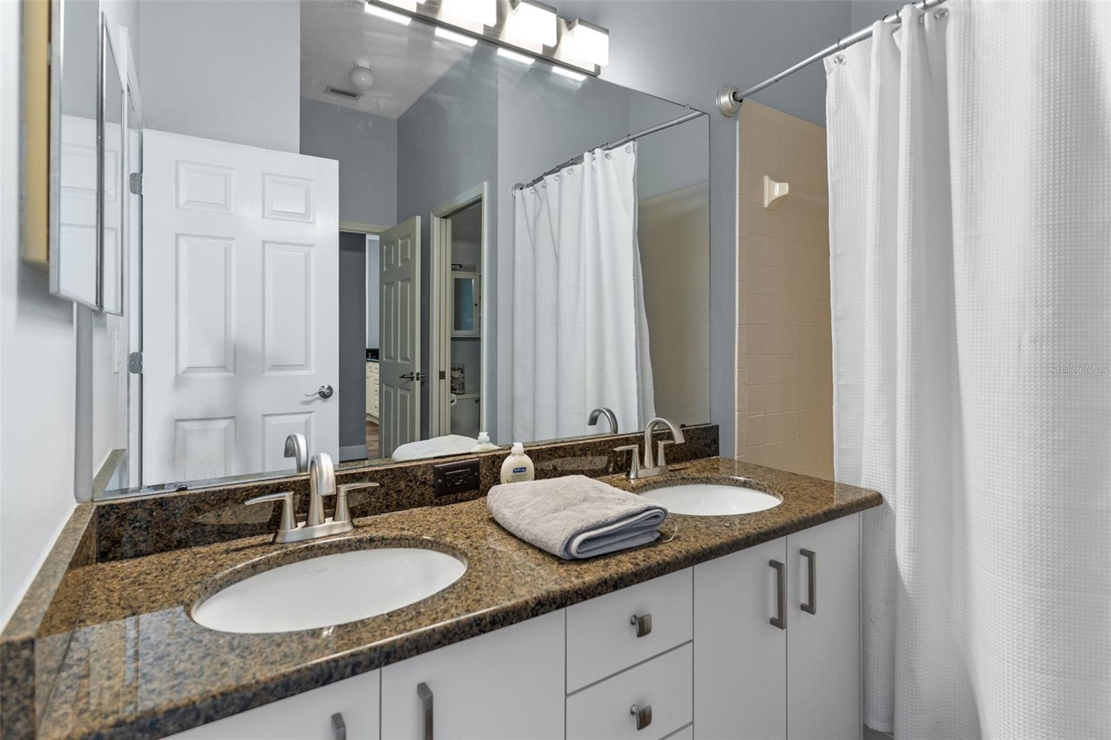 Image 29 of 46 For 16511 Turnbury Oak Drive