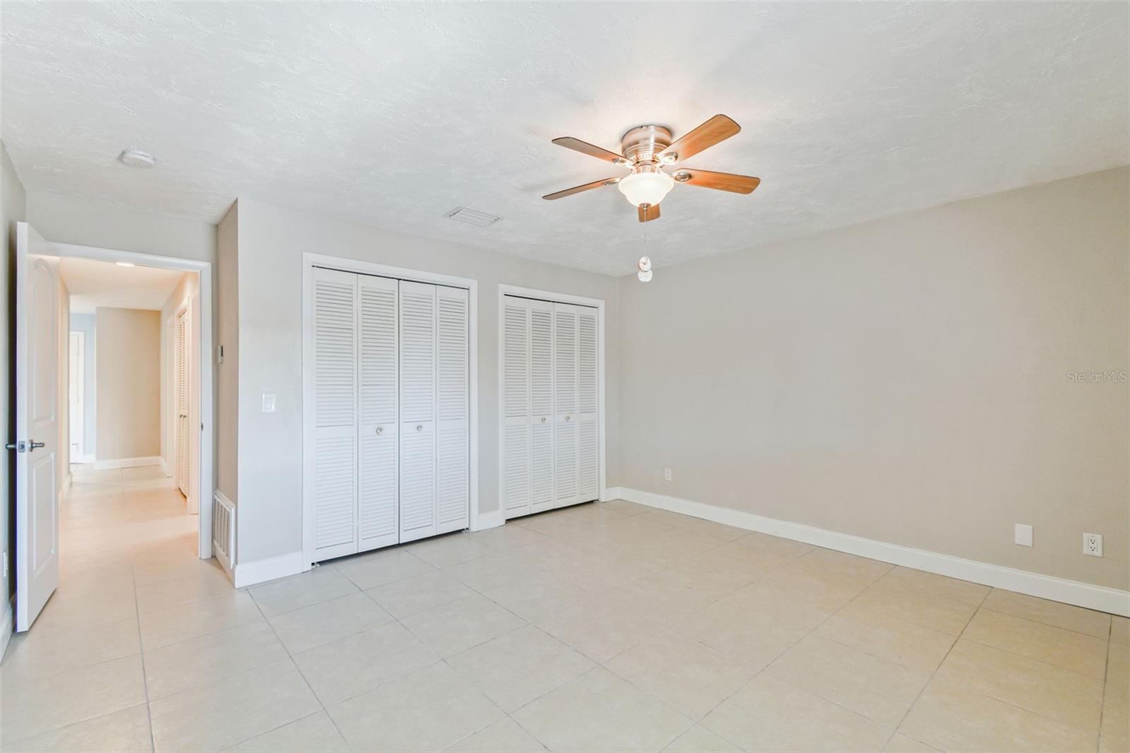 Image 17 of 100 For 5050 Porpoise Place