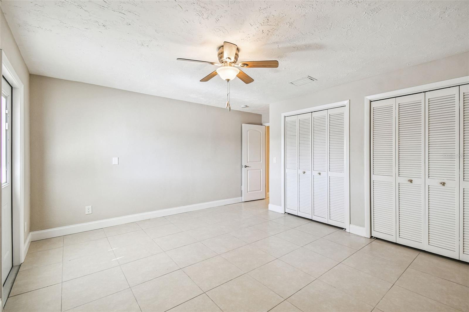 Image 18 of 100 For 5050 Porpoise Place