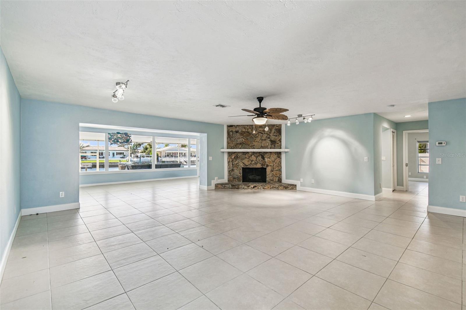 Image 20 of 100 For 5050 Porpoise Place