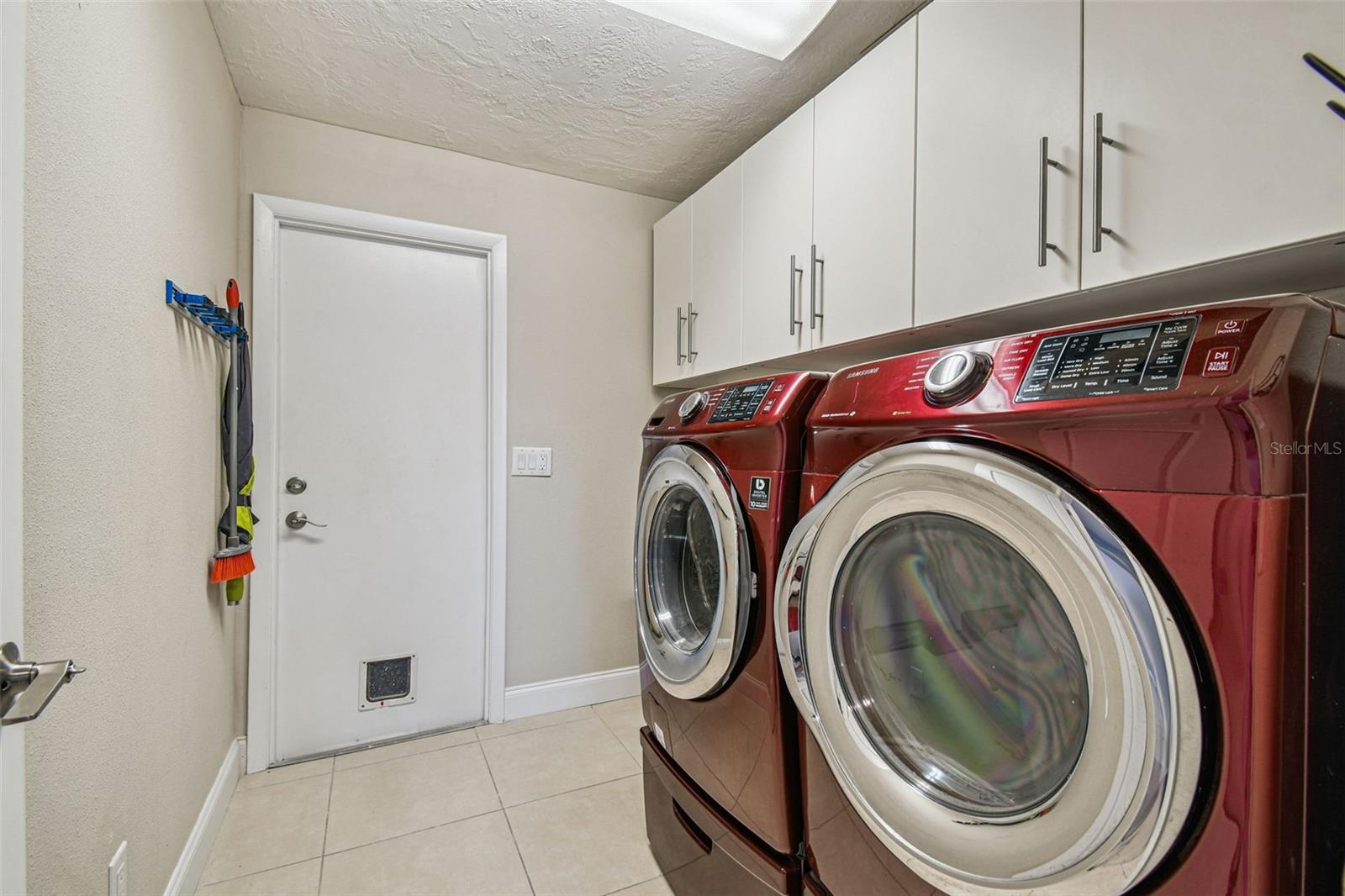 Image 28 of 100 For 5050 Porpoise Place