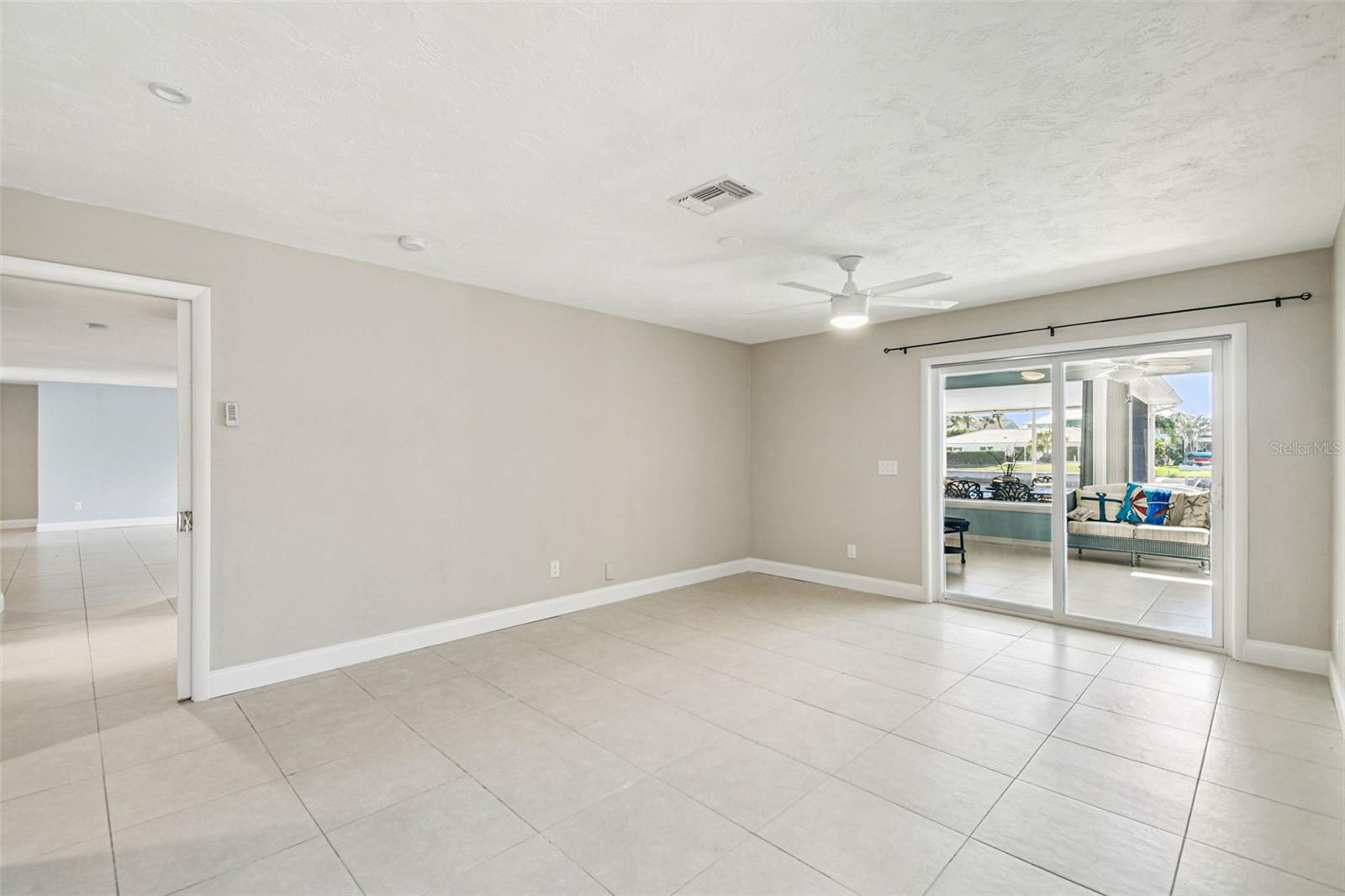 Image 31 of 100 For 5050 Porpoise Place