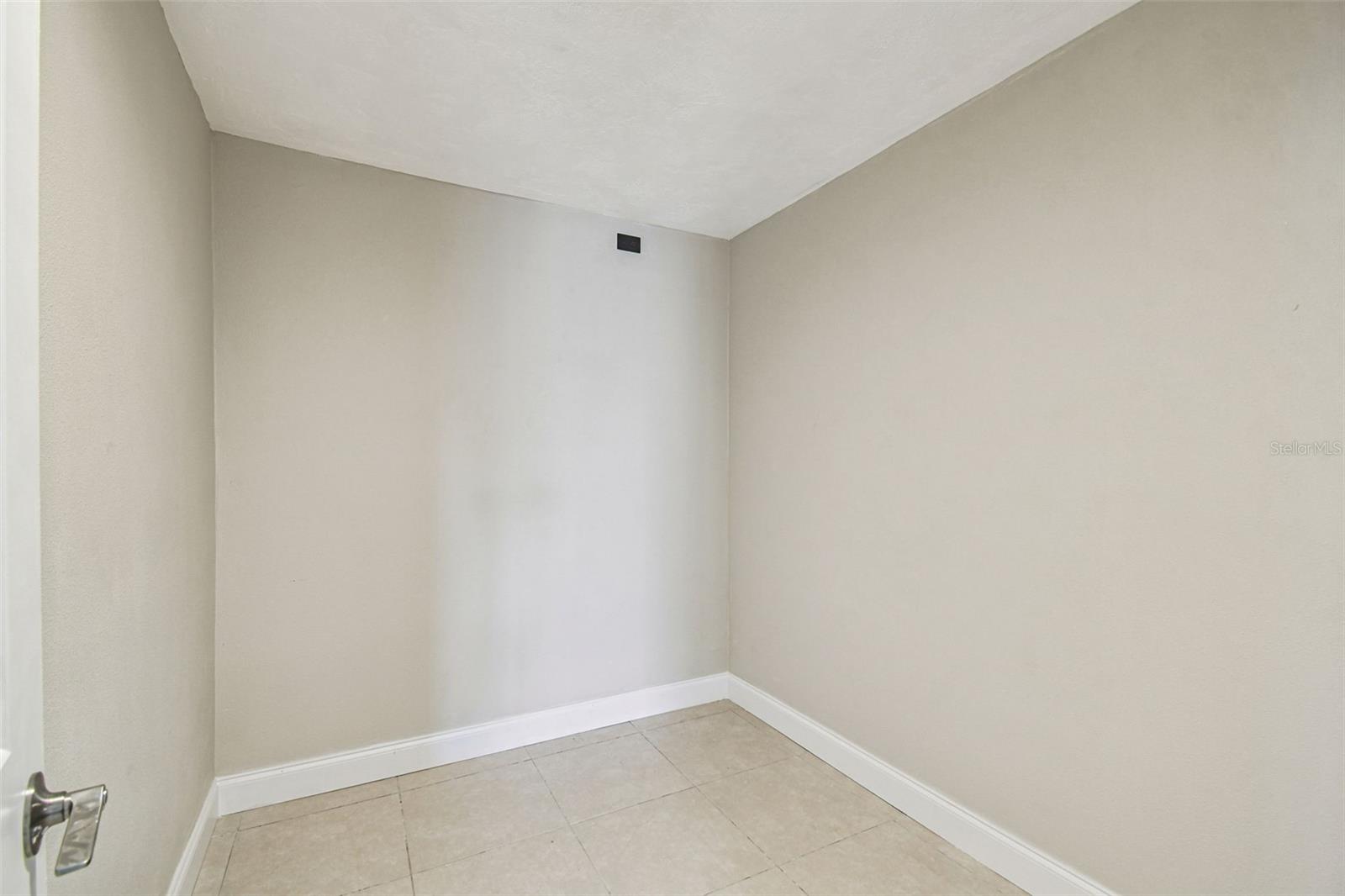 Image 33 of 100 For 5050 Porpoise Place