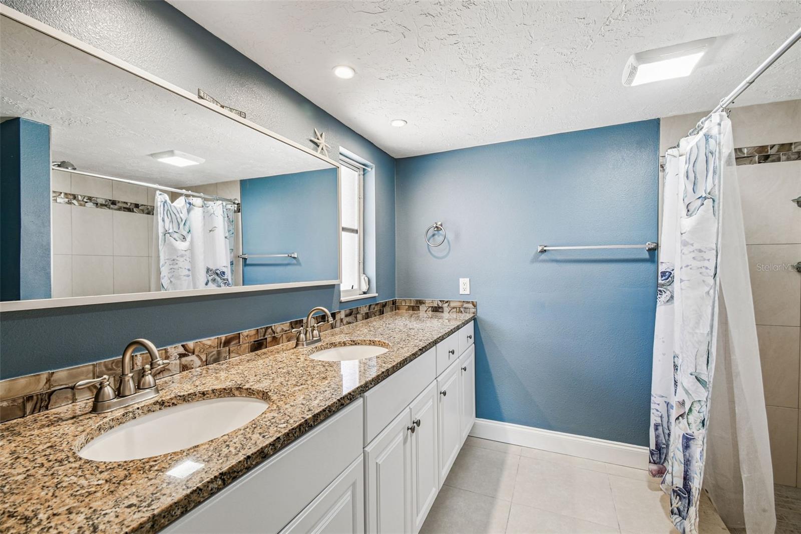 Image 34 of 100 For 5050 Porpoise Place