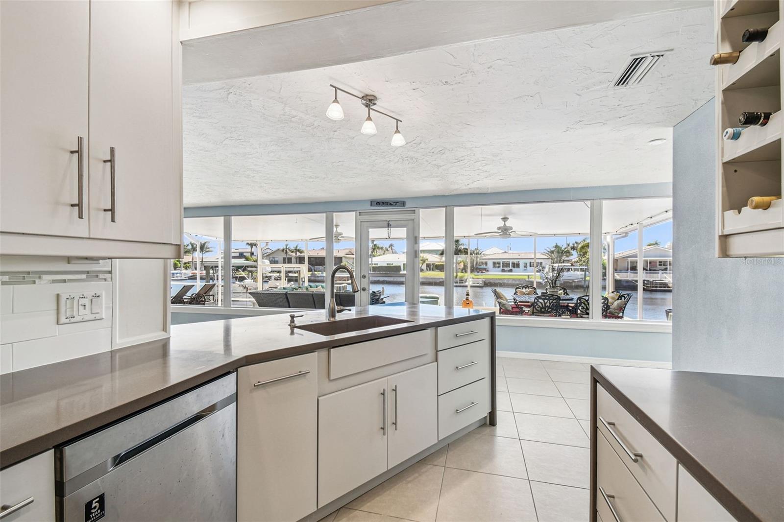 Image 39 of 100 For 5050 Porpoise Place