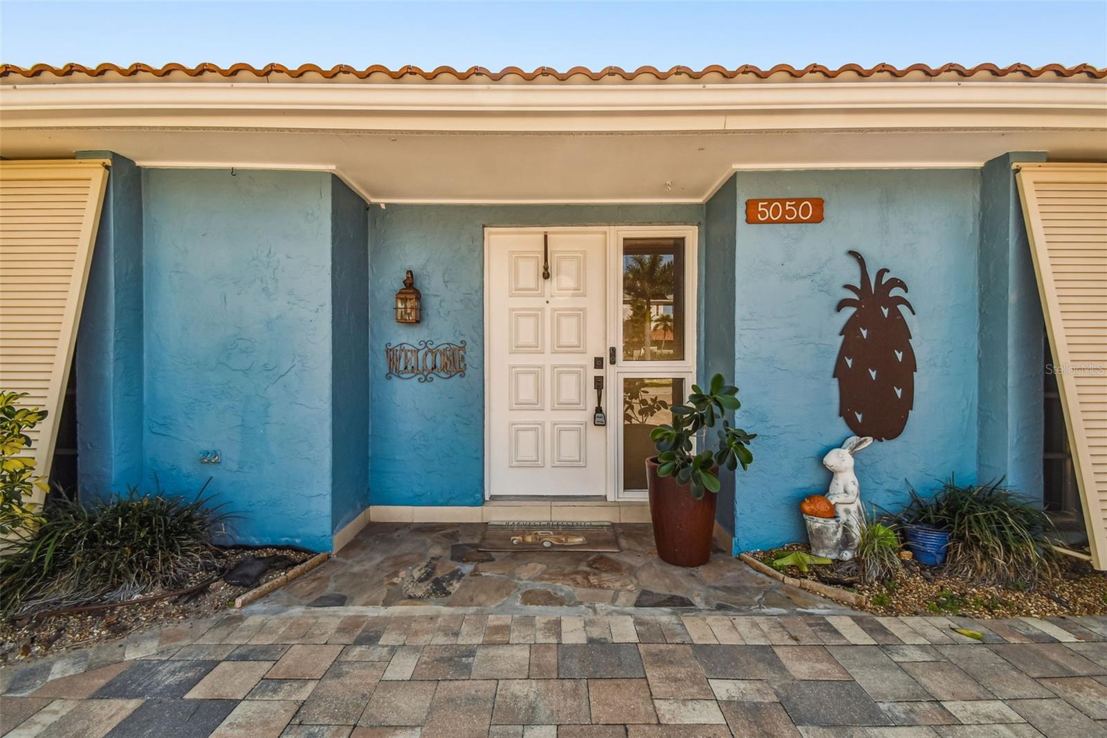 Image 6 of 100 For 5050 Porpoise Place