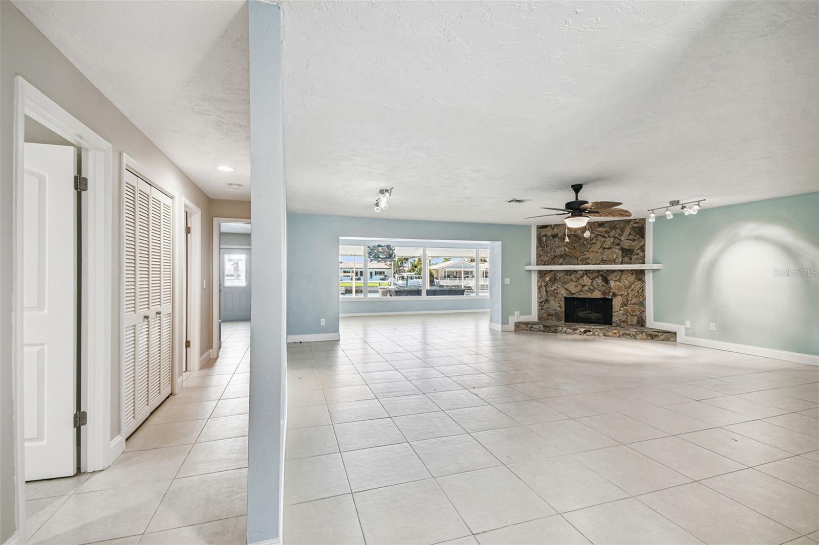 Image 9 of 100 For 5050 Porpoise Place