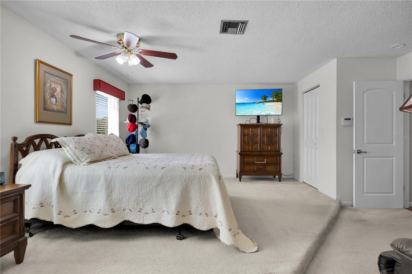 Listing photo id 22 for 1407 Provincetown Circle