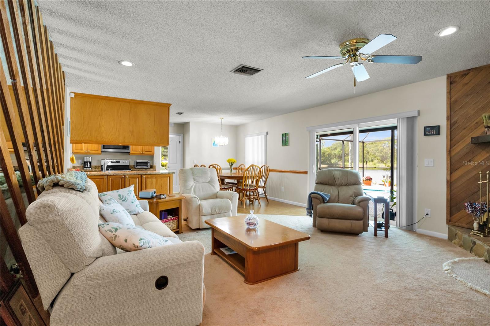 Listing photo id 2 for 1407 Provincetown Circle
