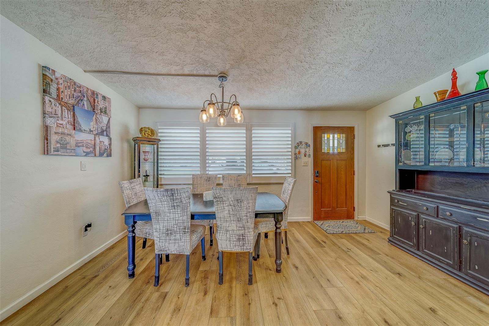 Image 11 of 45 For 9664 Groveland Street