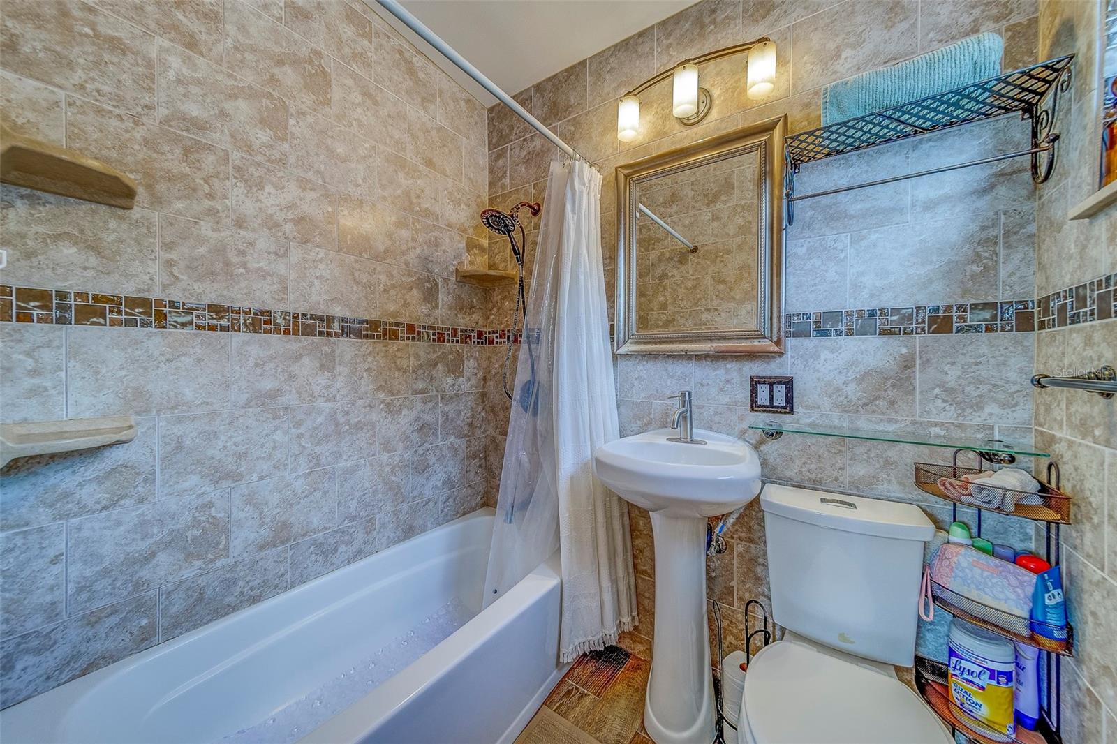 Image 20 of 45 For 9664 Groveland Street