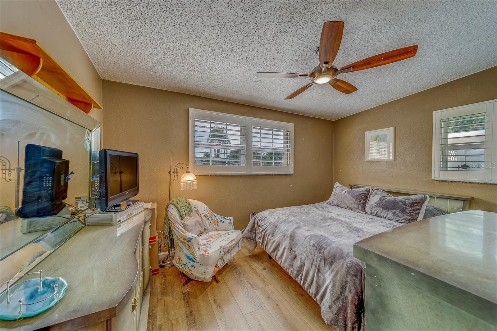Image 21 of 45 For 9664 Groveland Street