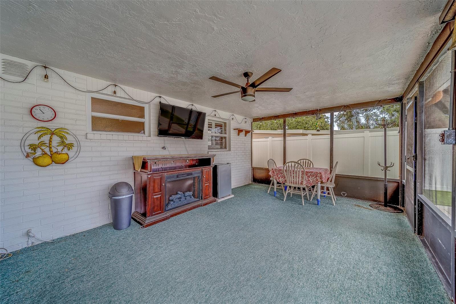 Image 29 of 45 For 9664 Groveland Street