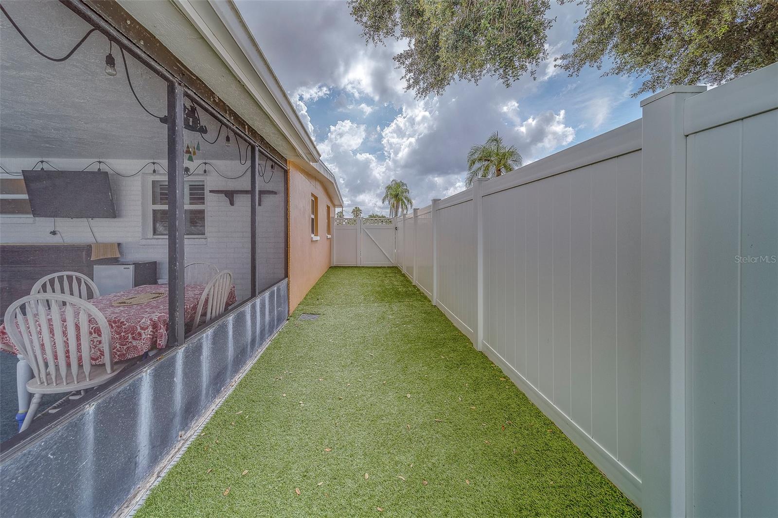 Image 31 of 45 For 9664 Groveland Street