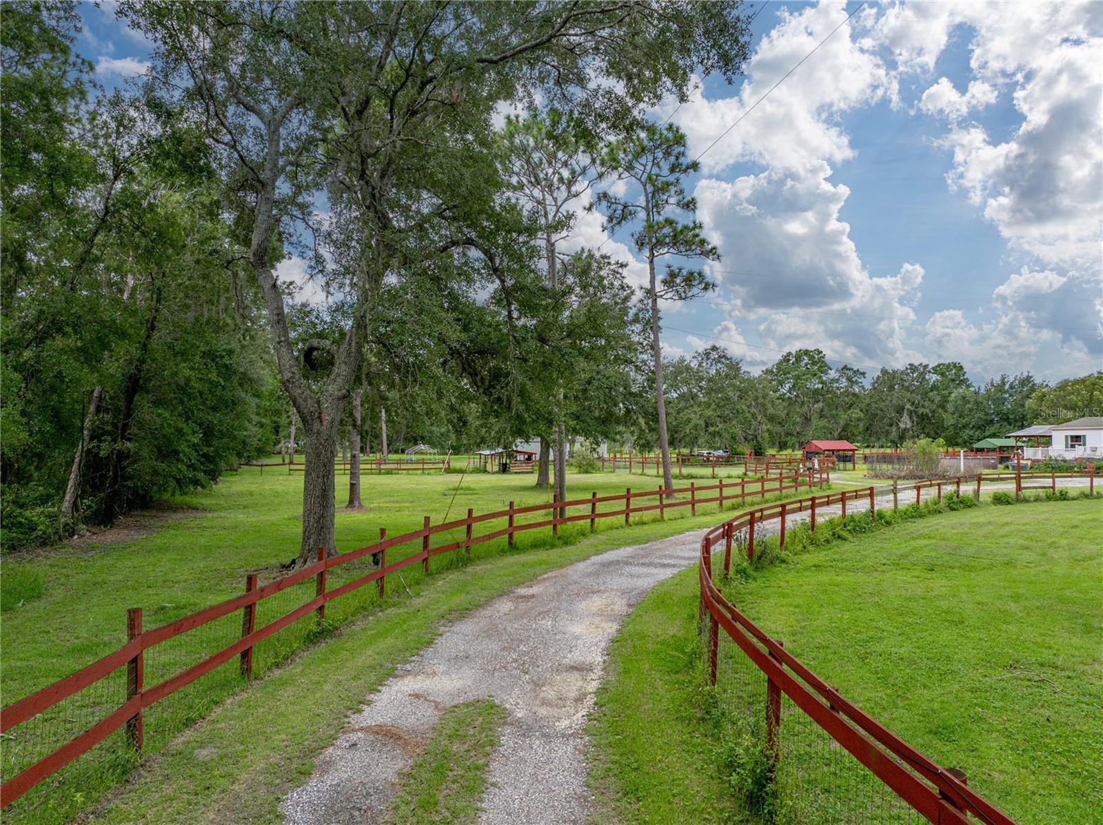 Listing photo id 8 for 13350 Olofin Way
