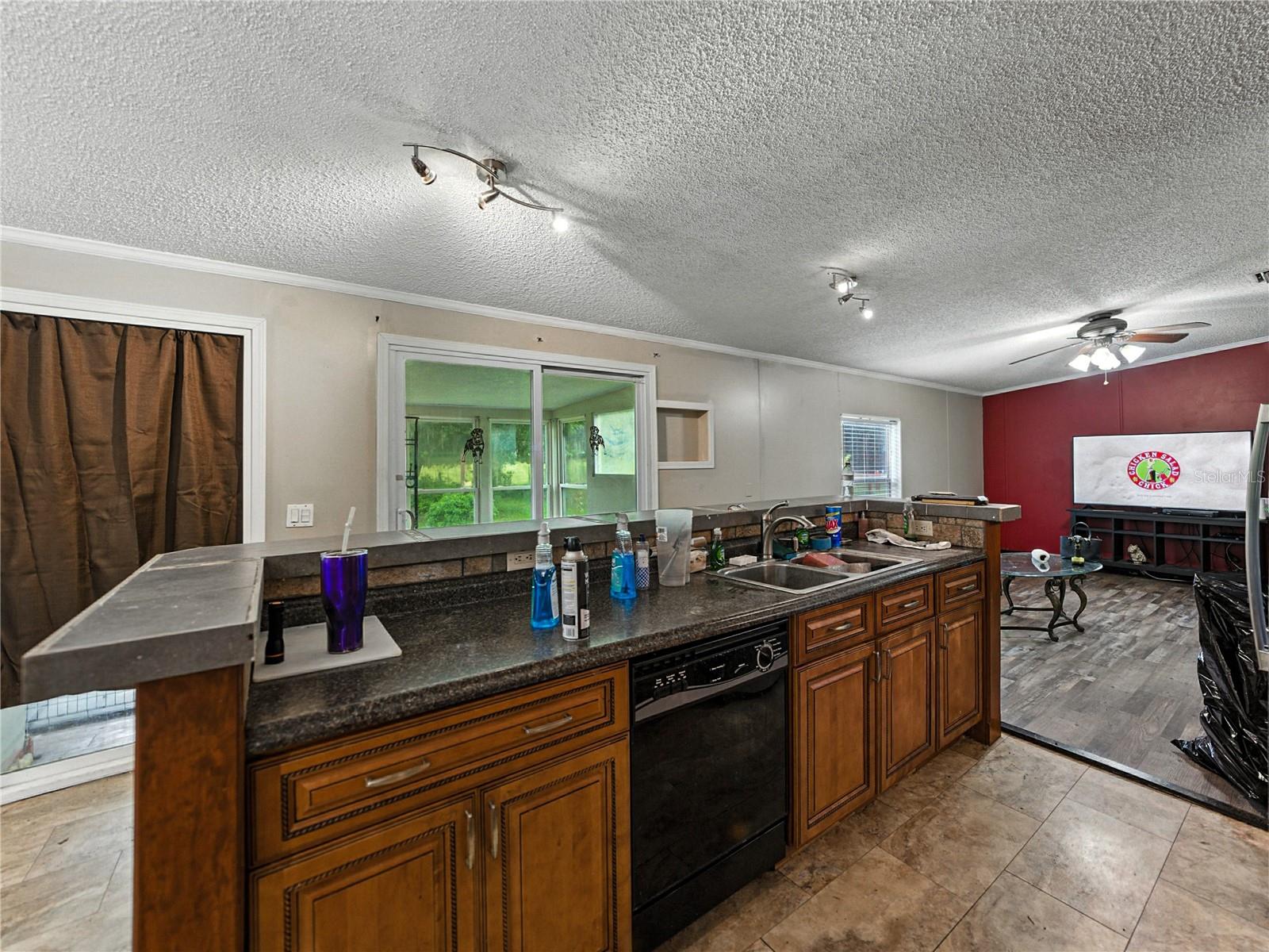 Listing photo id 19 for 13350 Olofin Way