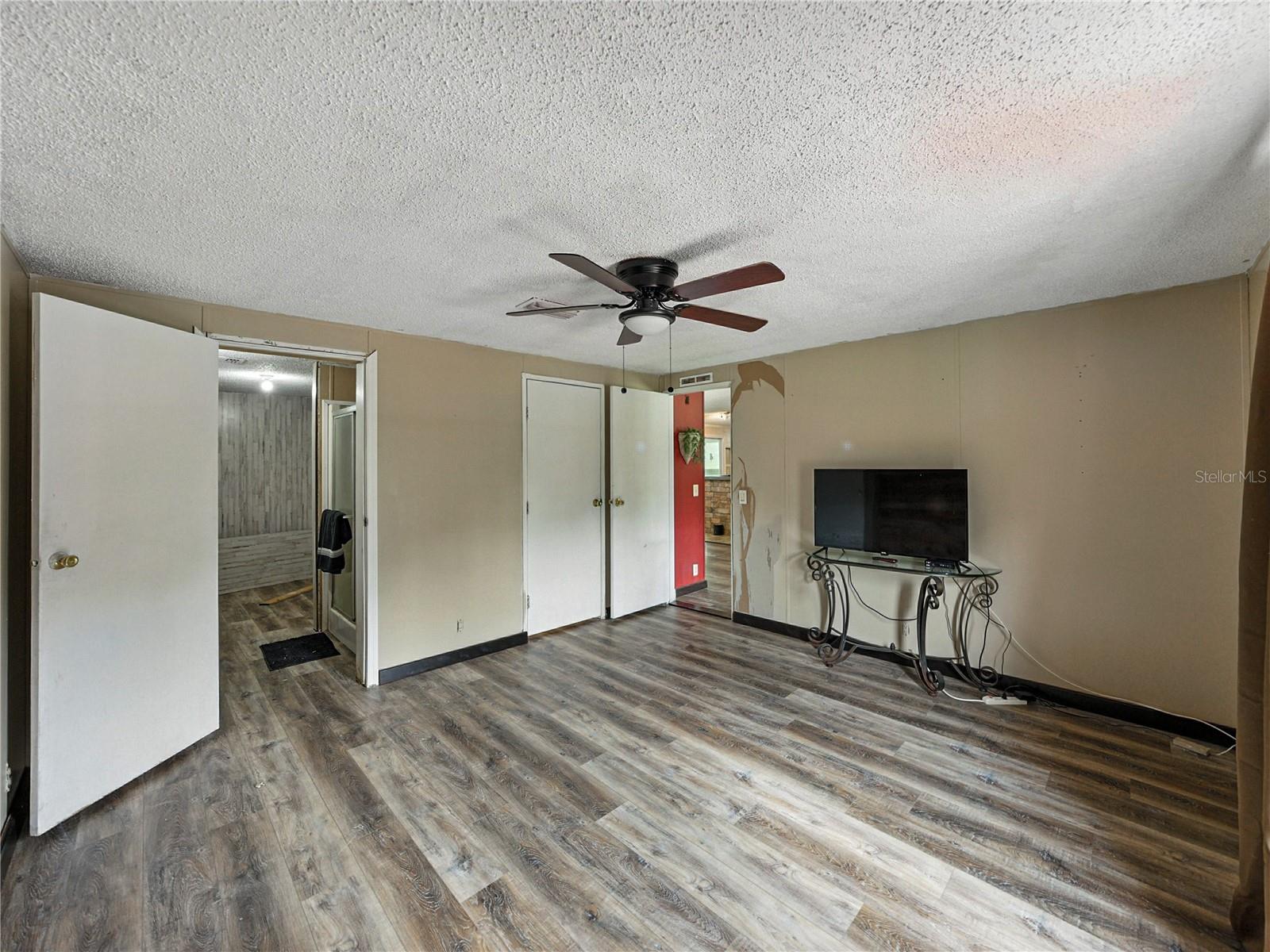 Listing photo id 24 for 13350 Olofin Way