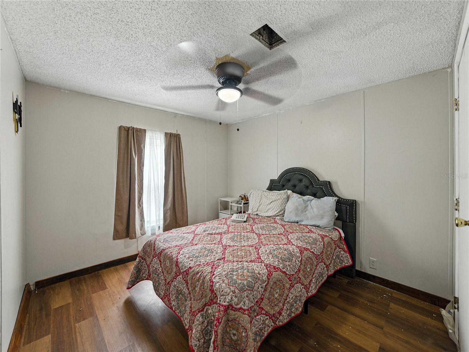 Listing photo id 28 for 13350 Olofin Way