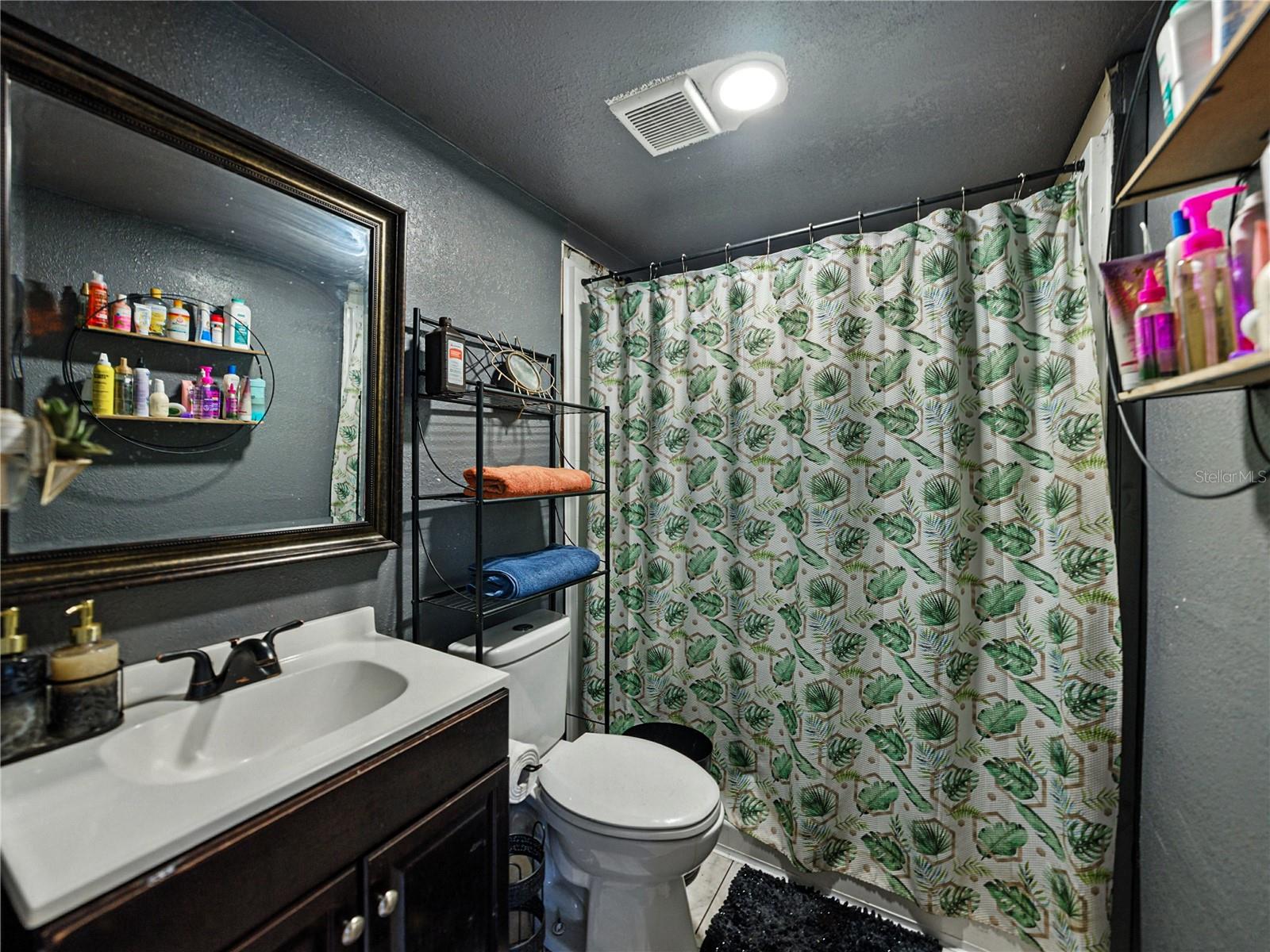 Listing photo id 40 for 13350 Olofin Way