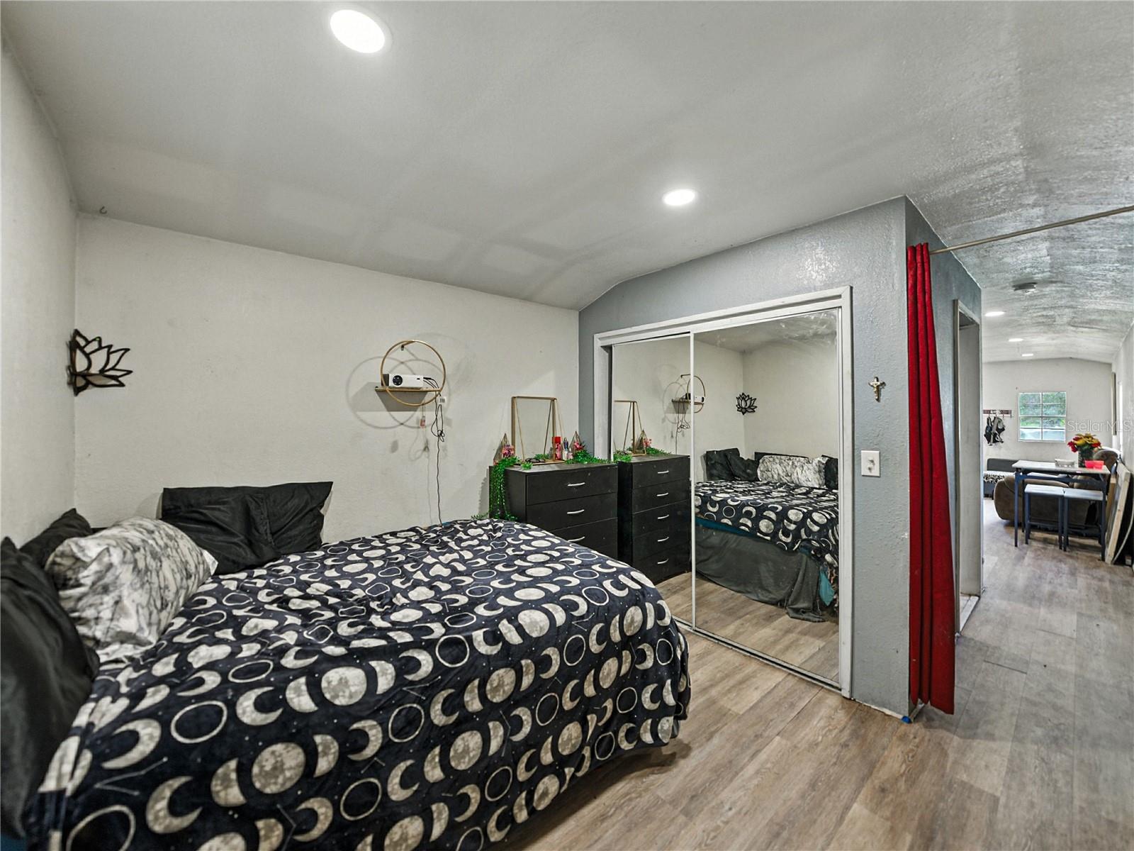 Listing photo id 42 for 13350 Olofin Way