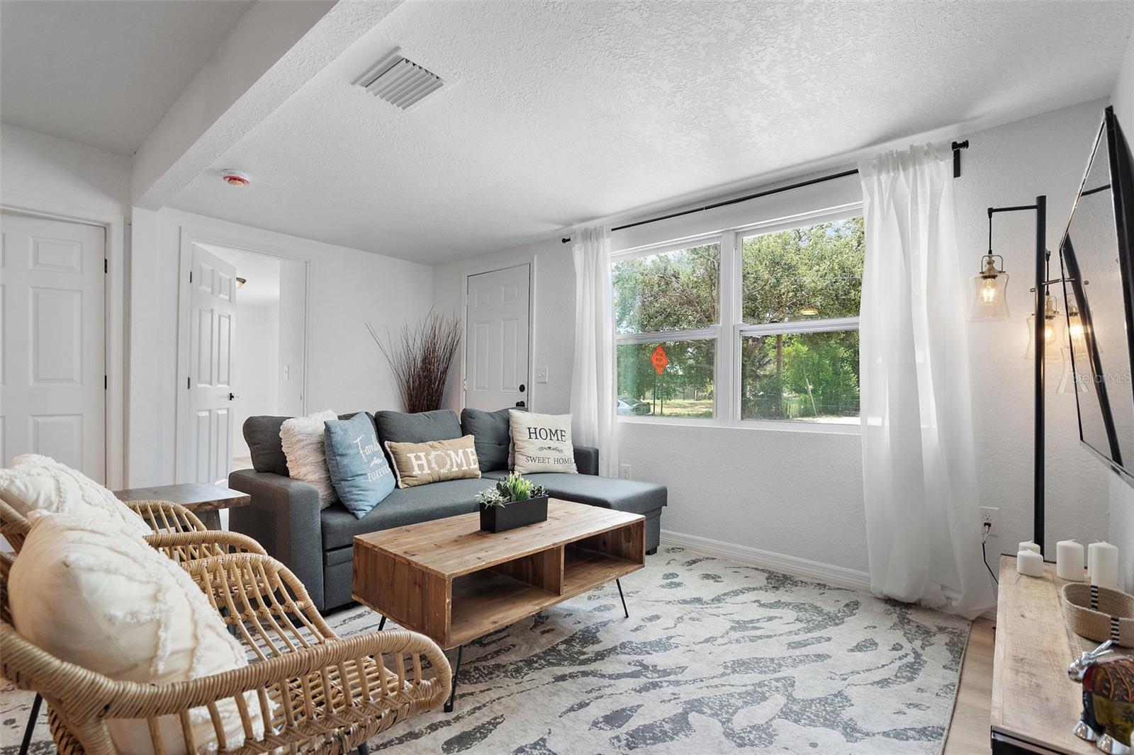 Image 4 of 23 For 3455 14th Avenue S