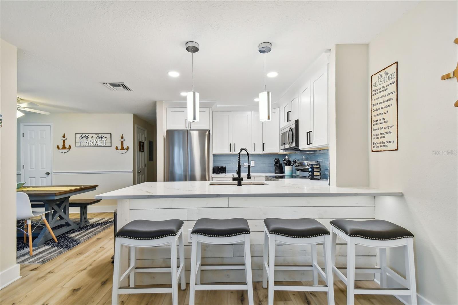 Image 11 of 48 For 315 Medallion Boulevard E