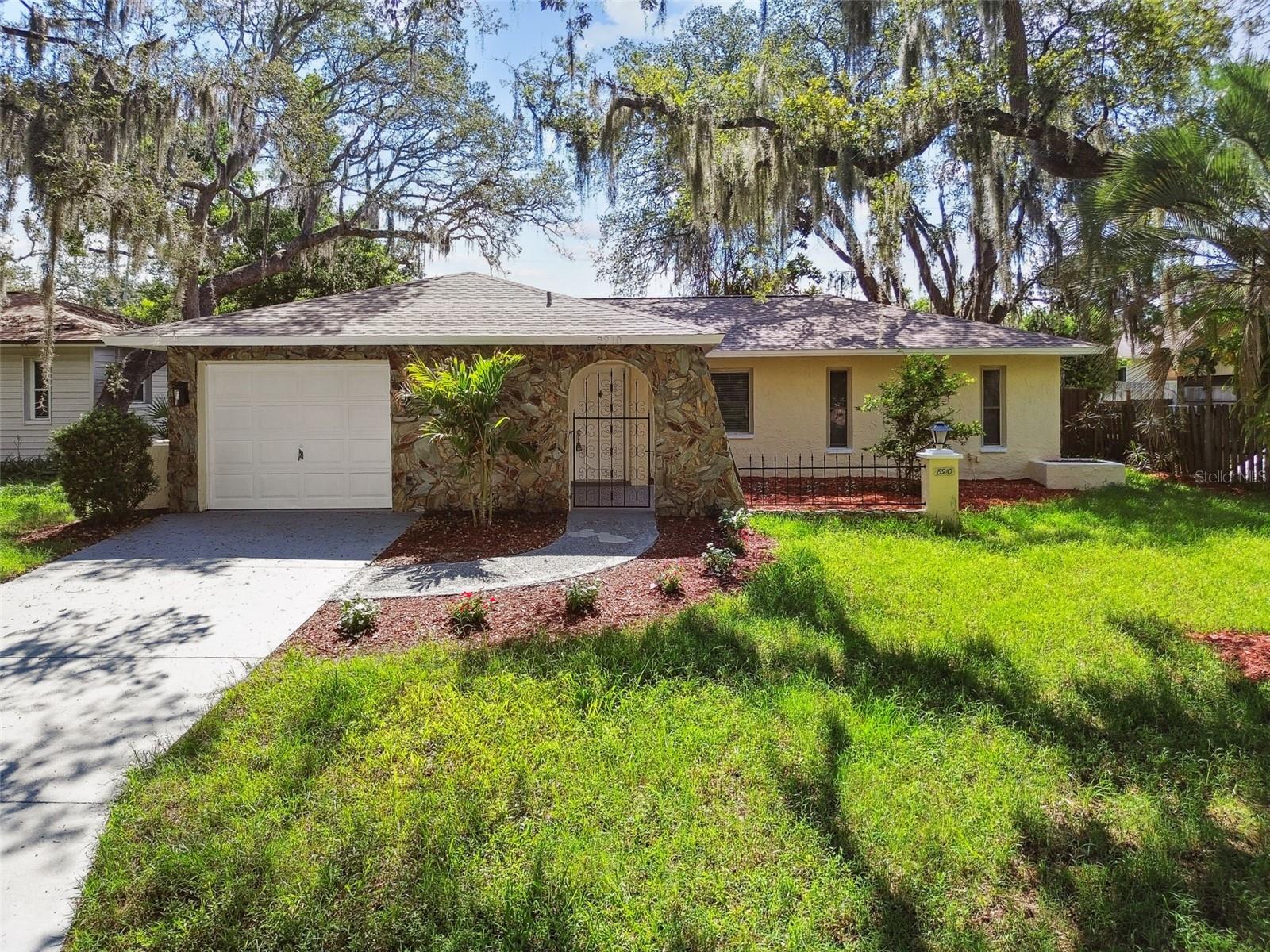 Details for 8910 Elm Leaf Ct, PORT RICHEY, FL 34668