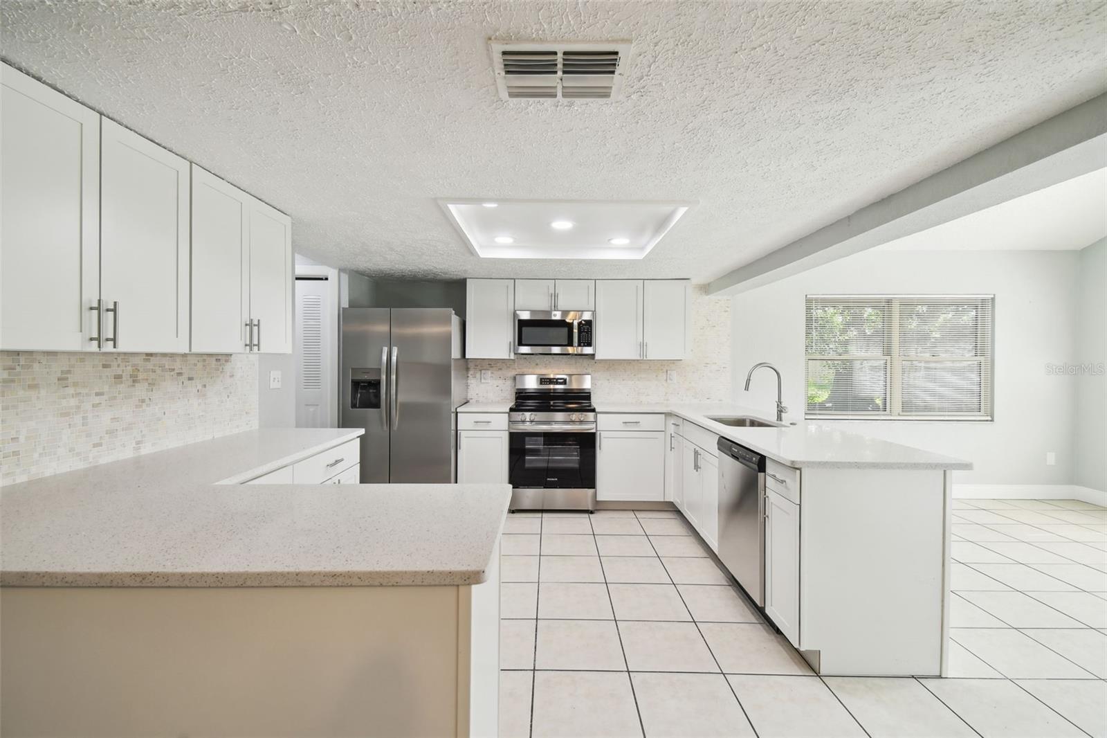 Image 10 of 39 For 8910 Elm Leaf Ct