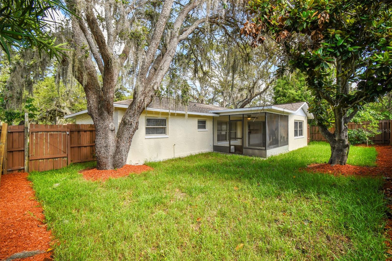 Image 21 of 39 For 8910 Elm Leaf Ct