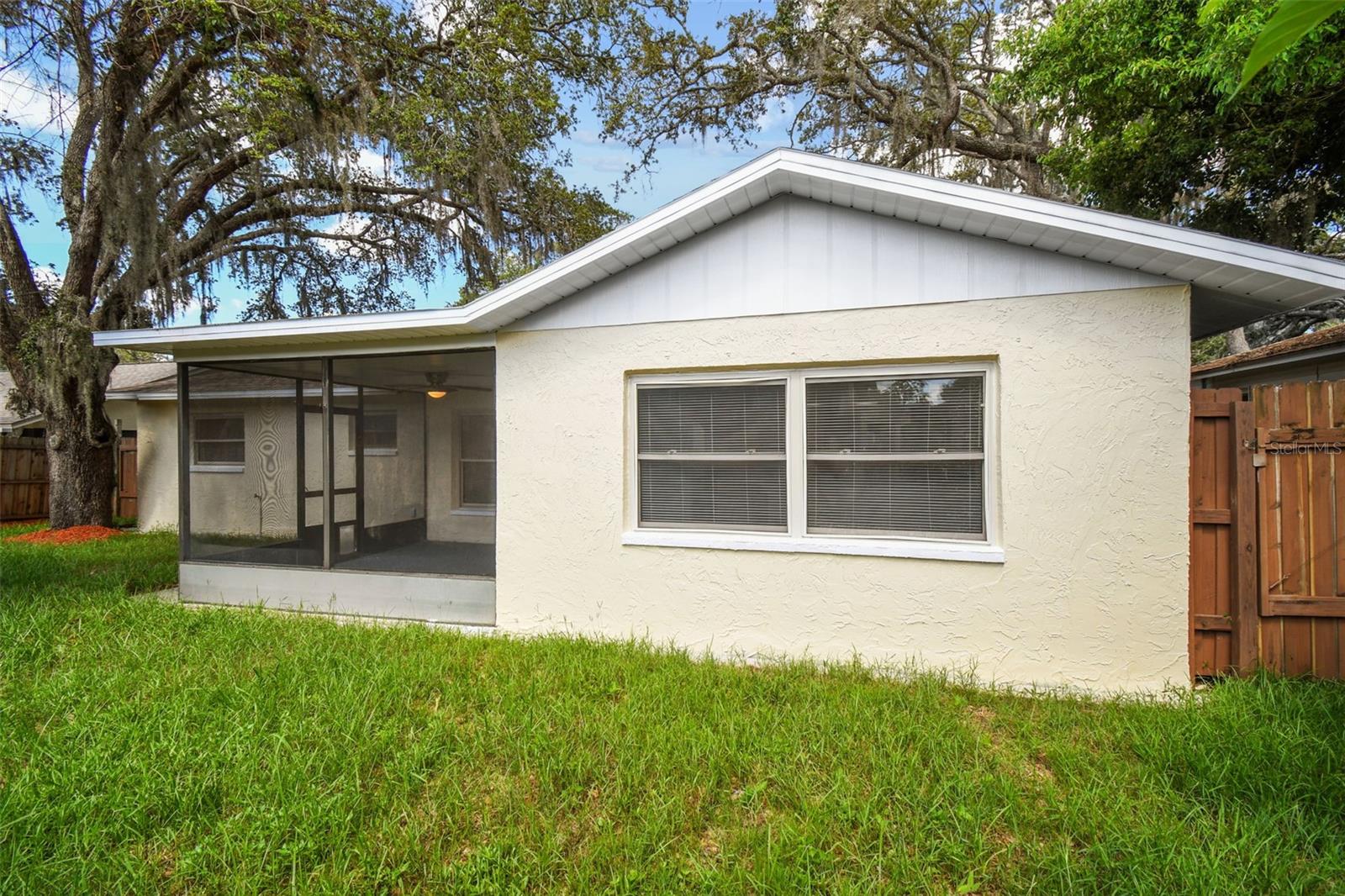 Image 22 of 39 For 8910 Elm Leaf Ct