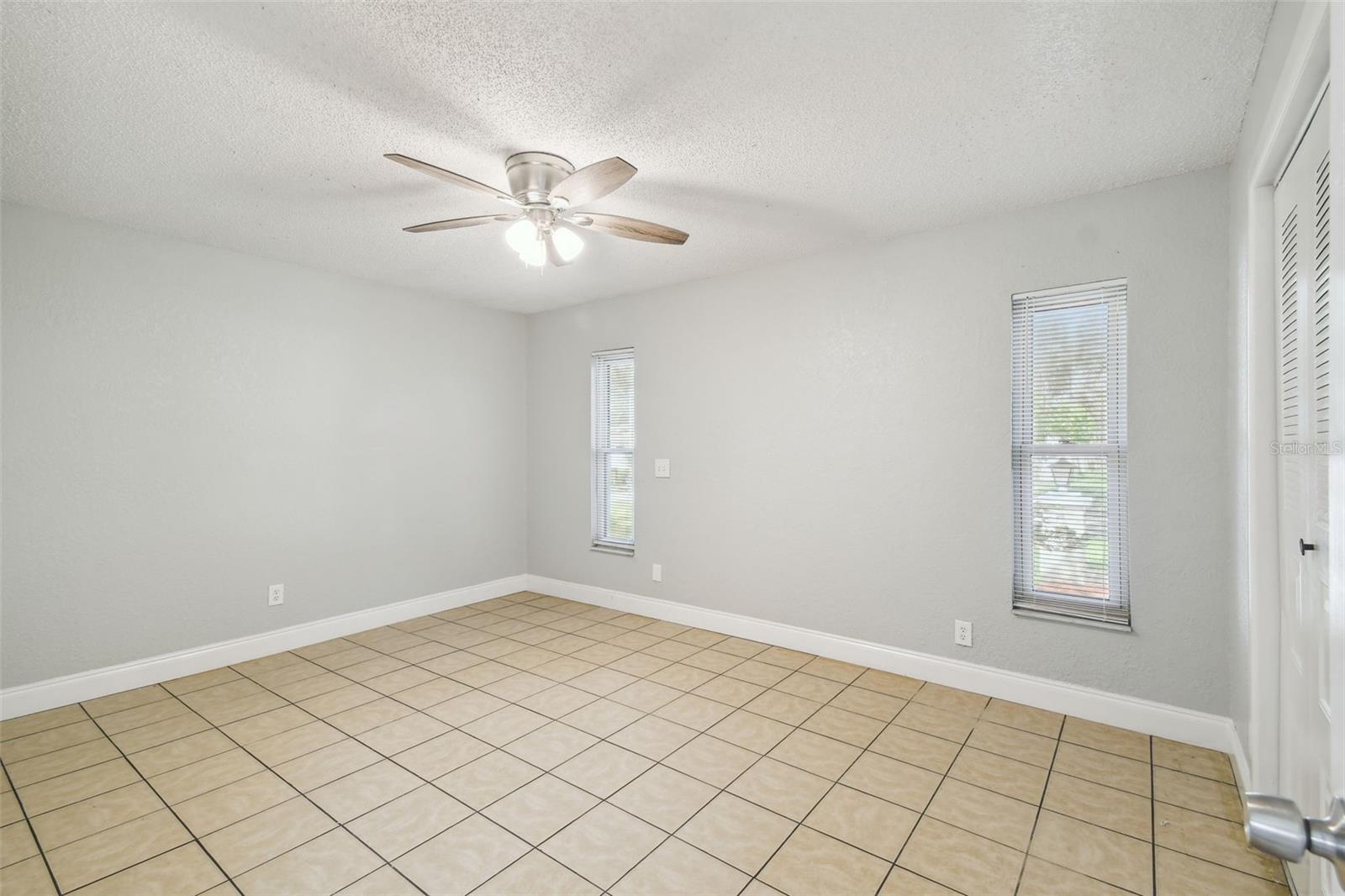 Image 25 of 39 For 8910 Elm Leaf Ct