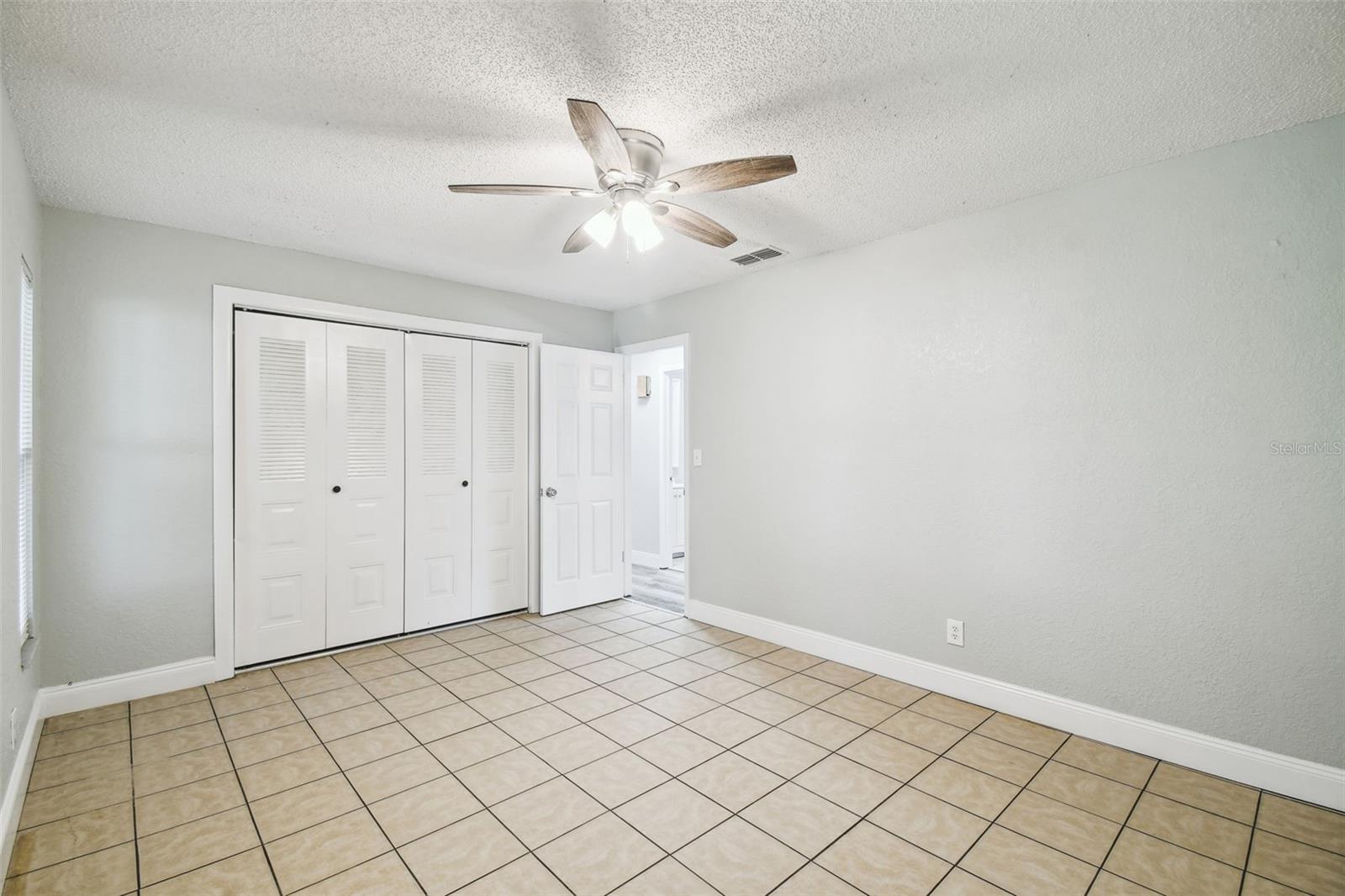 Image 27 of 39 For 8910 Elm Leaf Ct