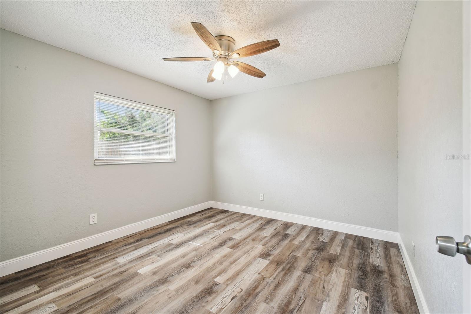 Image 29 of 39 For 8910 Elm Leaf Ct
