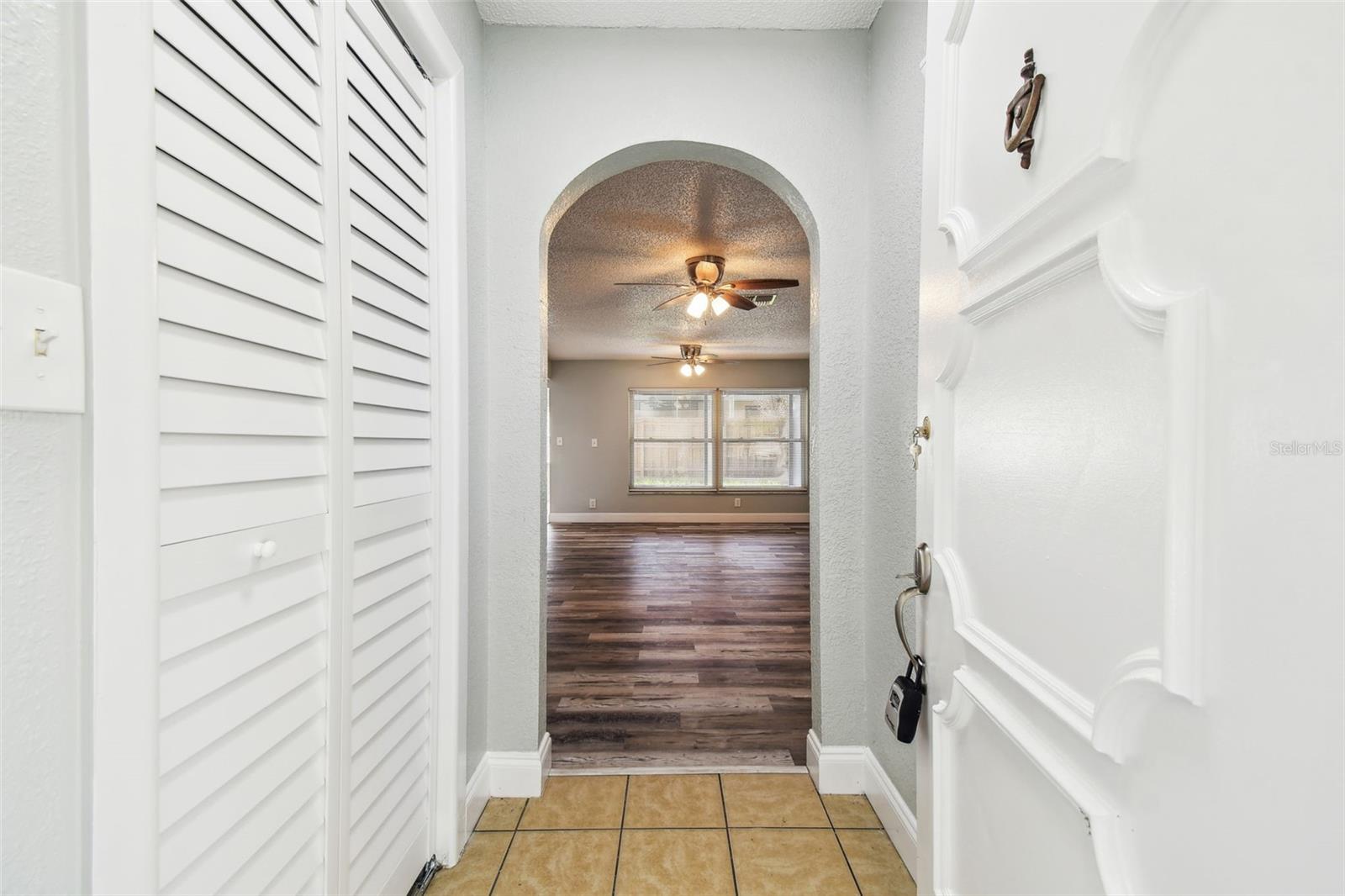 Image 3 of 39 For 8910 Elm Leaf Ct