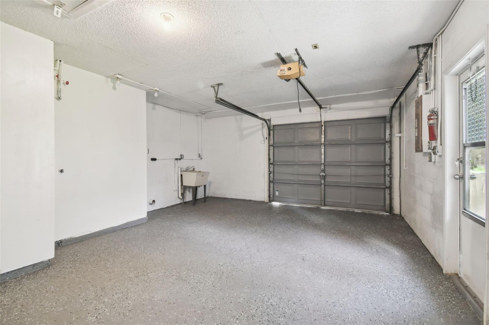 Image 32 of 39 For 8910 Elm Leaf Ct