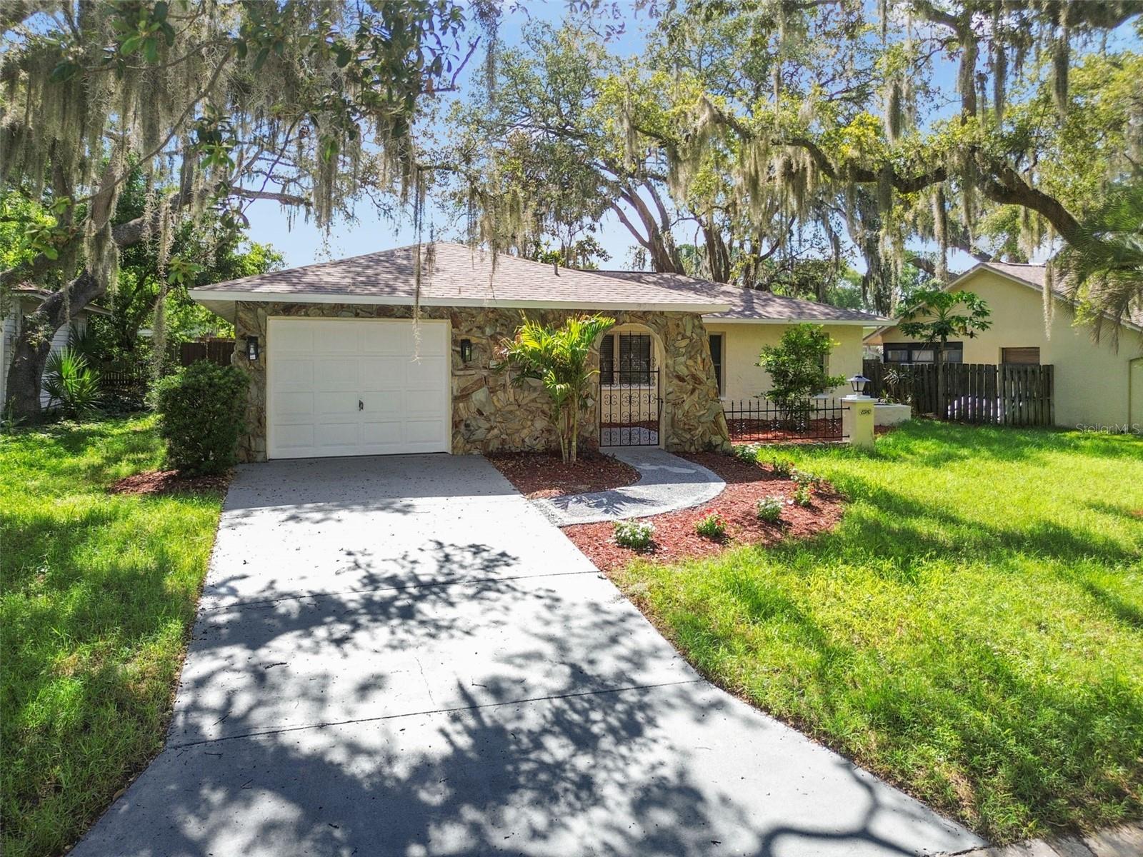 Image 33 of 39 For 8910 Elm Leaf Ct