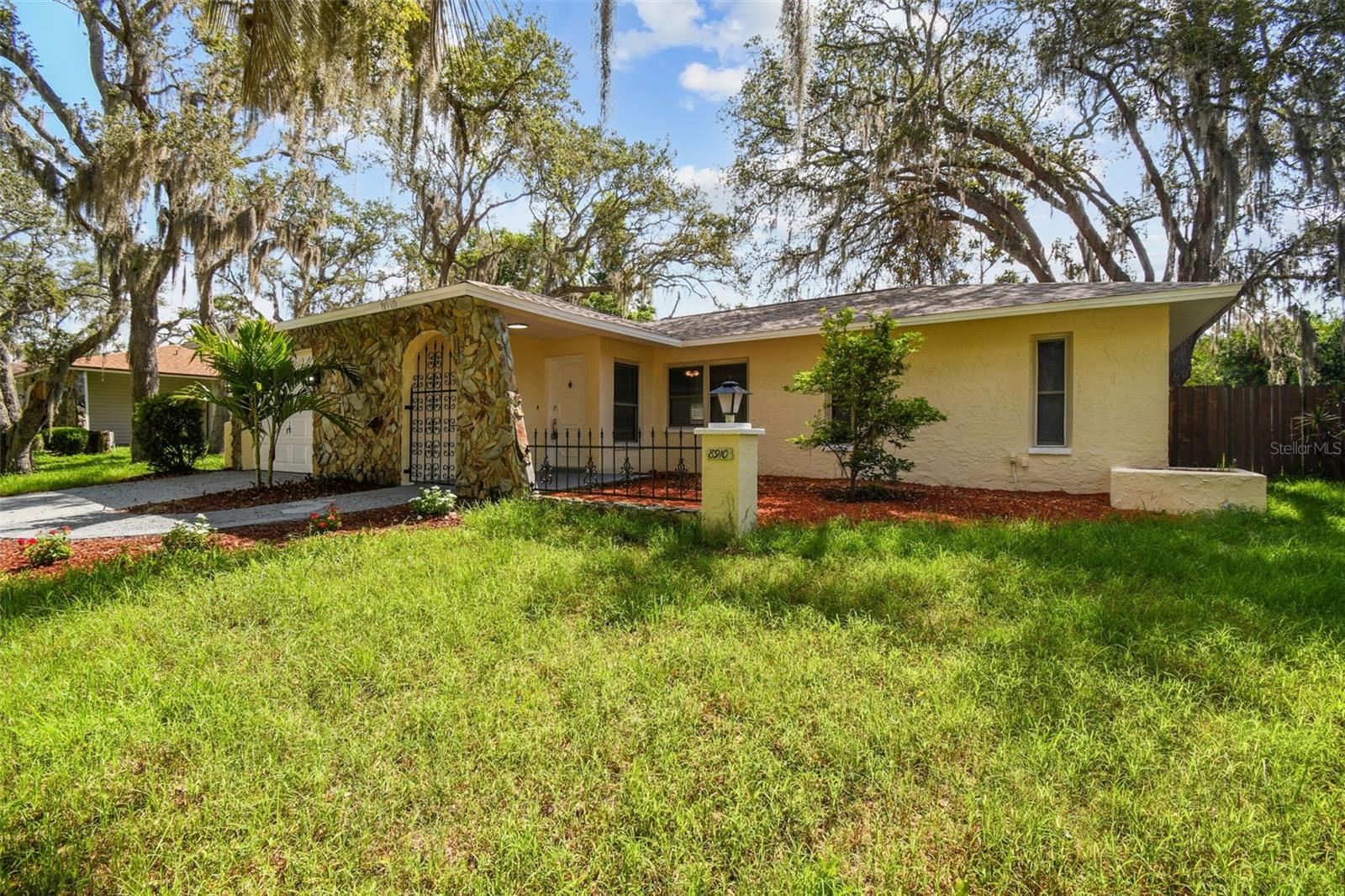 Image 38 of 39 For 8910 Elm Leaf Ct